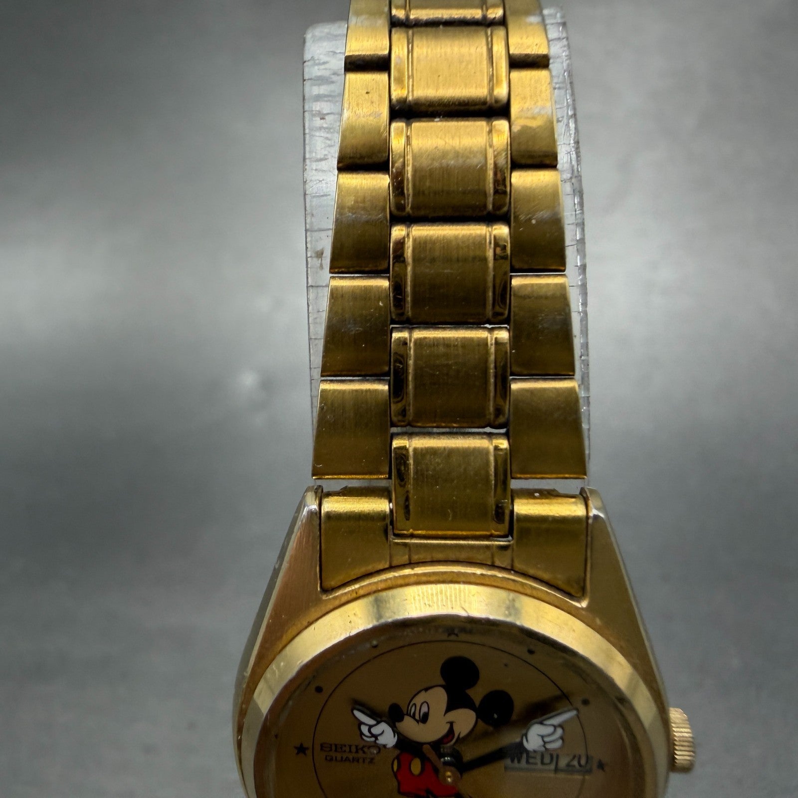 Seiko Mickey Mouse Watch Women 24mm Champagne Dial Gold Tone Daydate New Battery4