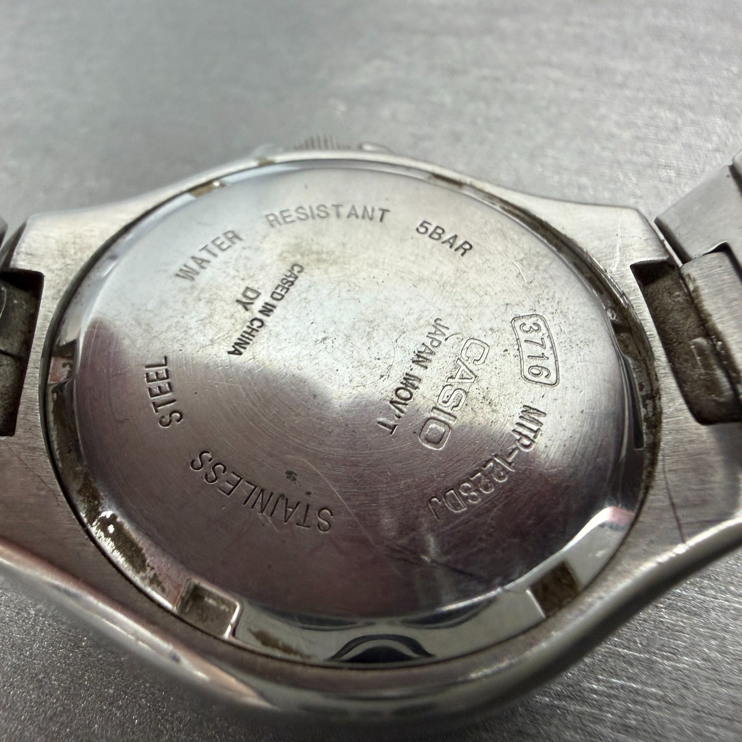 Casio Watch Men 38mm Silver Dial Silver Tone Daydate MTP-1228DJ New Battery9