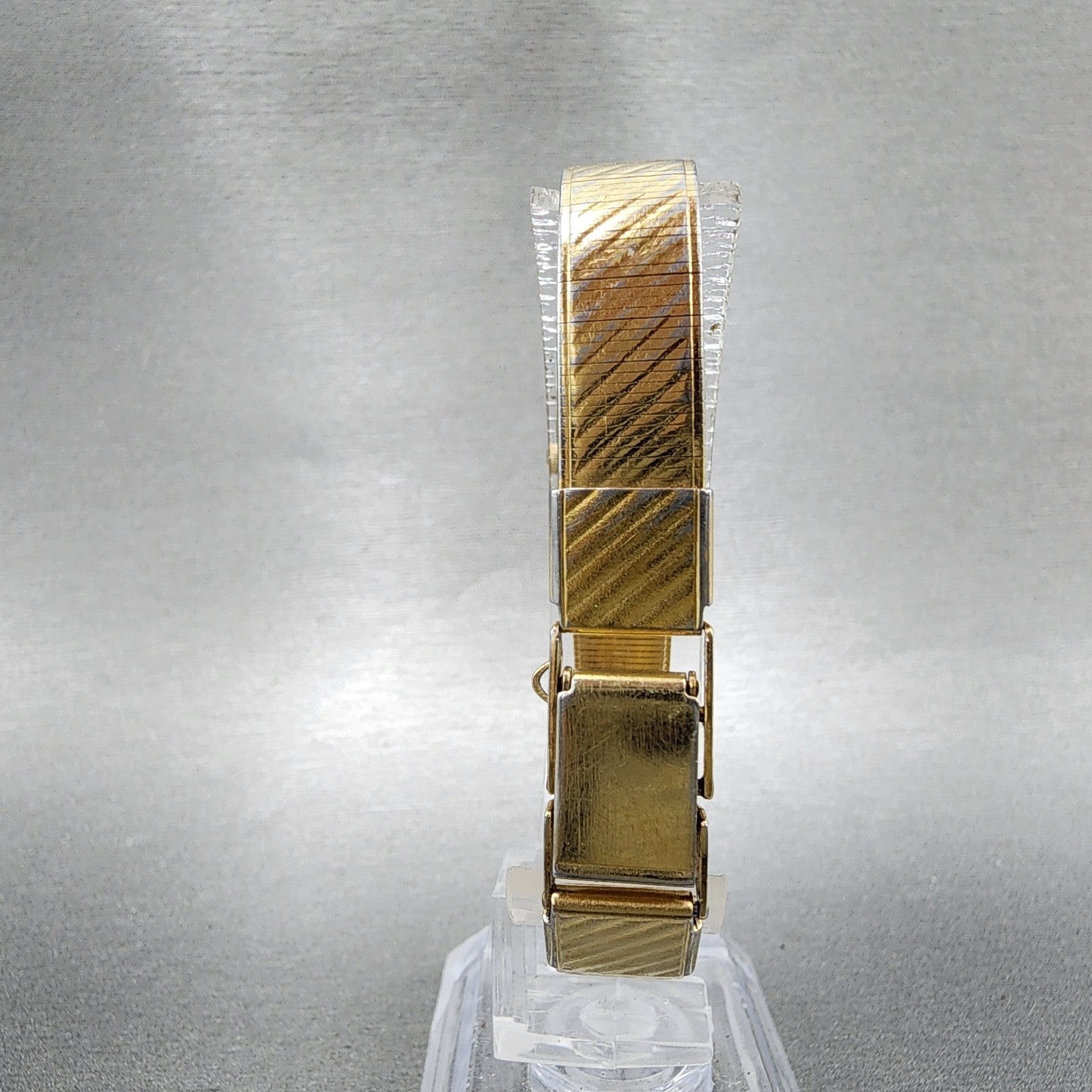 Seiko Tank Watch Women 12mm Gold Dial Gold Tone 1E205109 Rectangle New Battery7