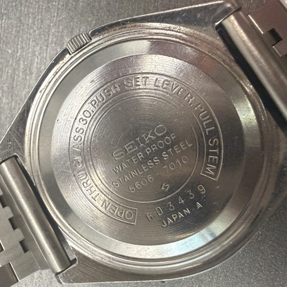 Seiko Lord Matic Watch Men 37mm Silver Dial Silver Tone Daydate Round 5606-701010