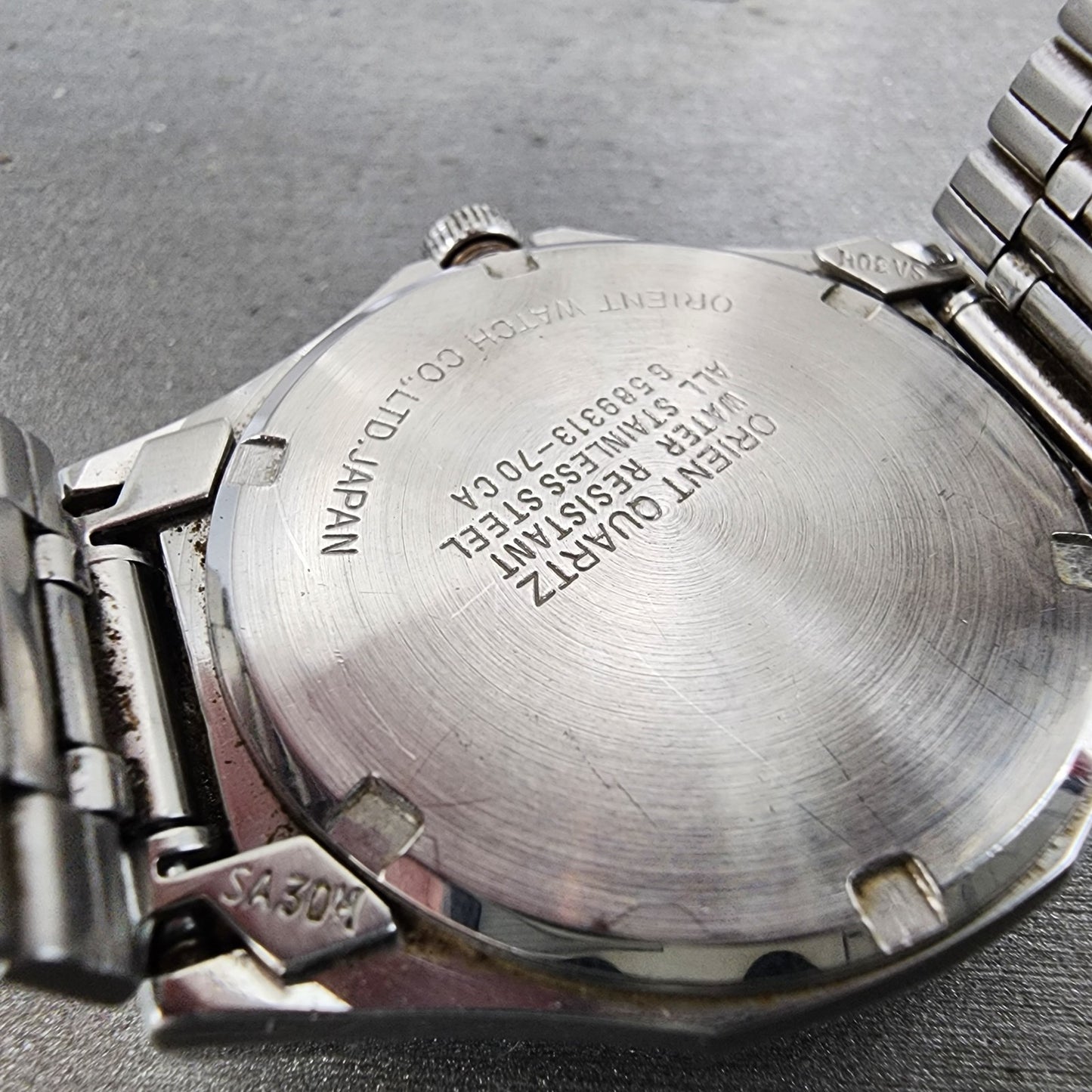 Orient Swimmer 100 Watch Men 36mm White Dial Silver Tone Daydate G58931370 PARTS10