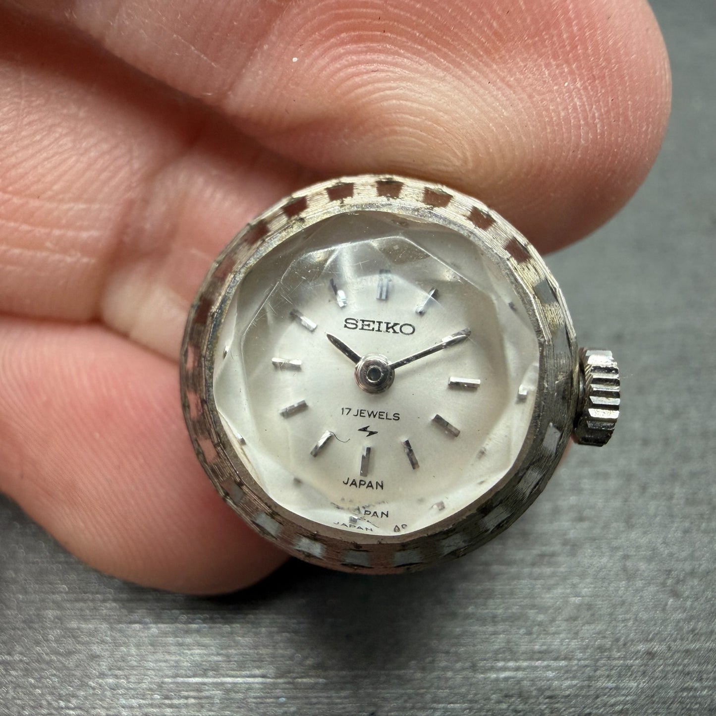 Seiko Ring Watch Women 18mm White Dial White Gold Plated 10-0630 VTG PARTS0
