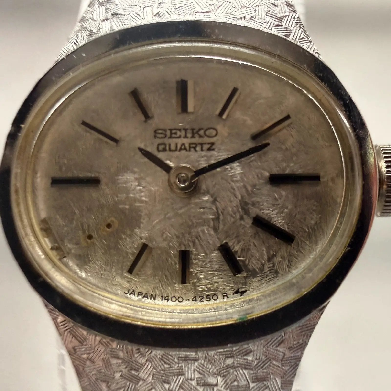 Seiko Watch Women 17mm Silver Dial Silver Tone Oval 1400-7389 New Battery VTG1