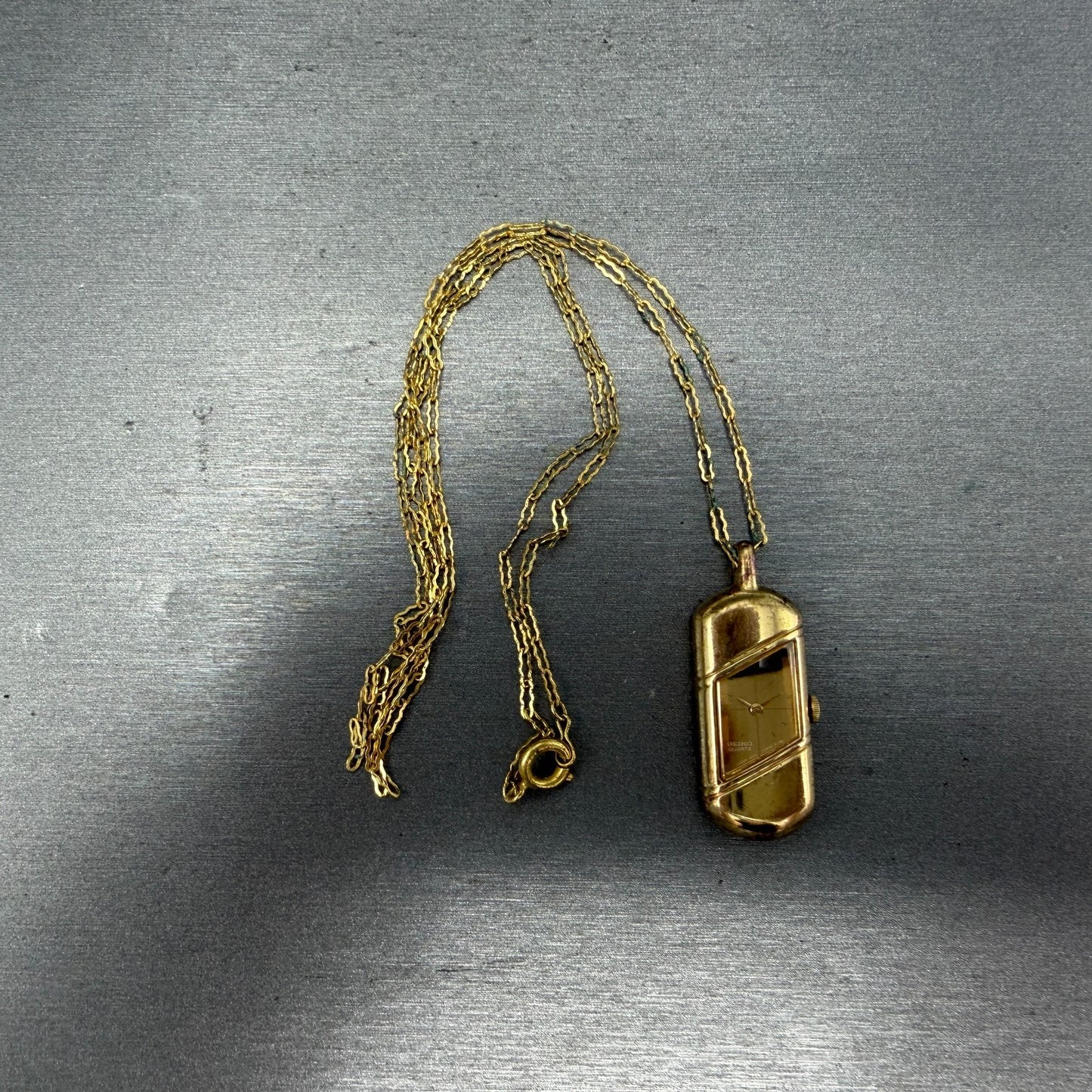 Seiko Necklace Watch Women 13mm Champagne Dial Gold Tone 1320-5730 New Battery0