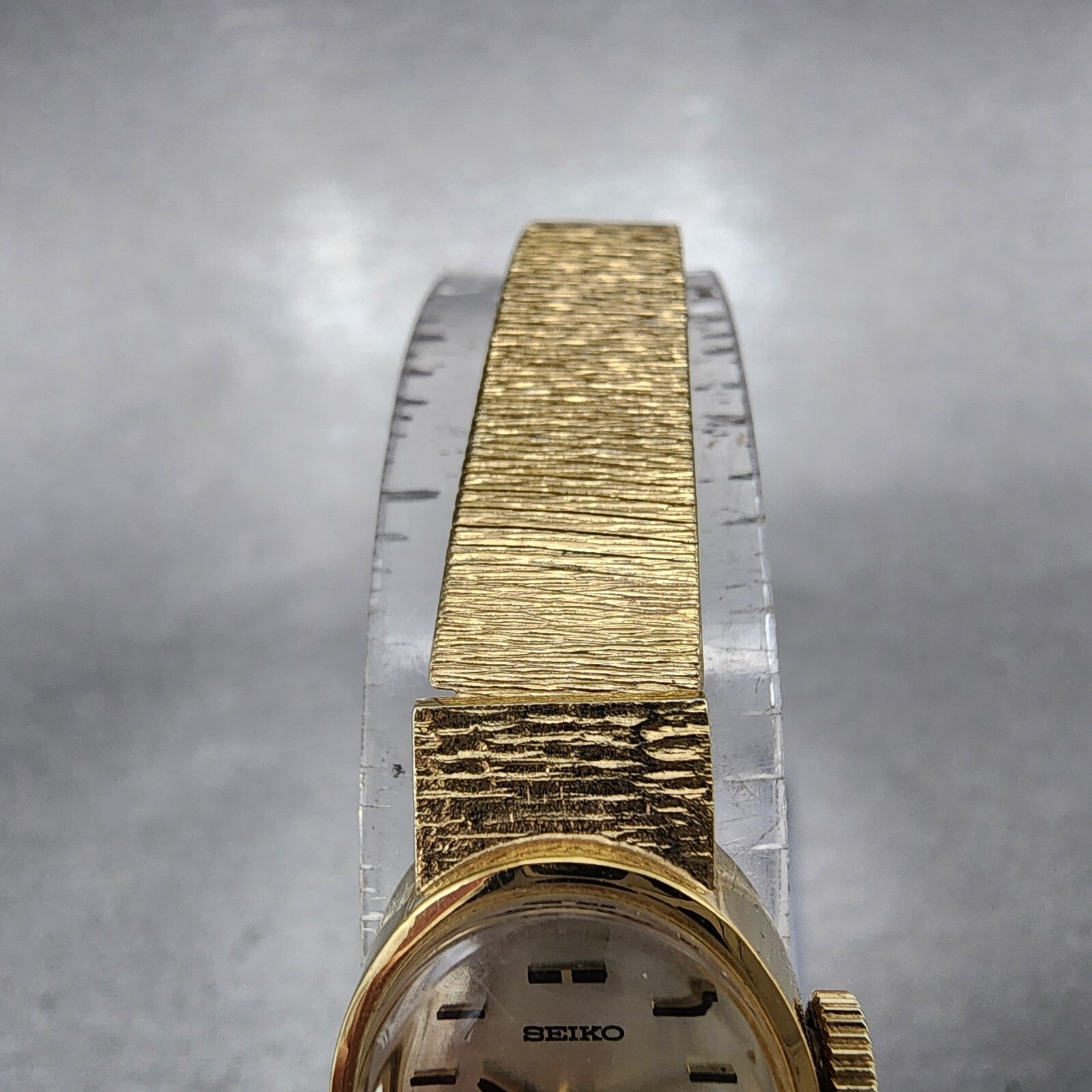 Seiko Watch Women 15mm Champange Dial Gold Plated Oval 117020 Manual Wind Runs4
