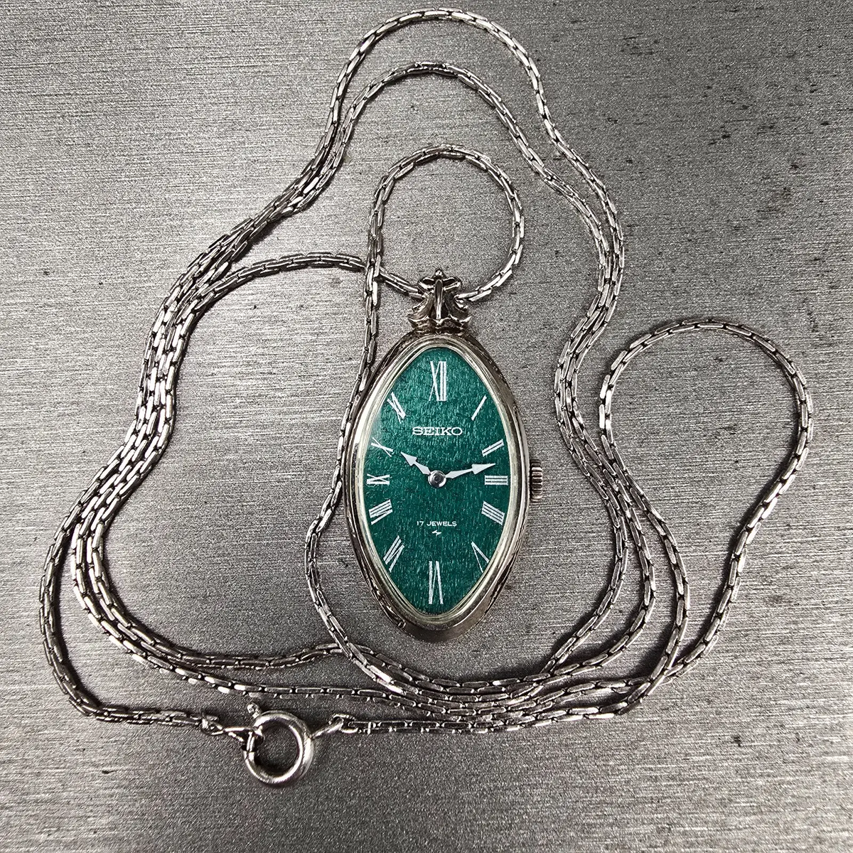 Seiko Necklace Watch Women 19mm Green Dial Silver Tone Oval 11-7990 Manual Wind11