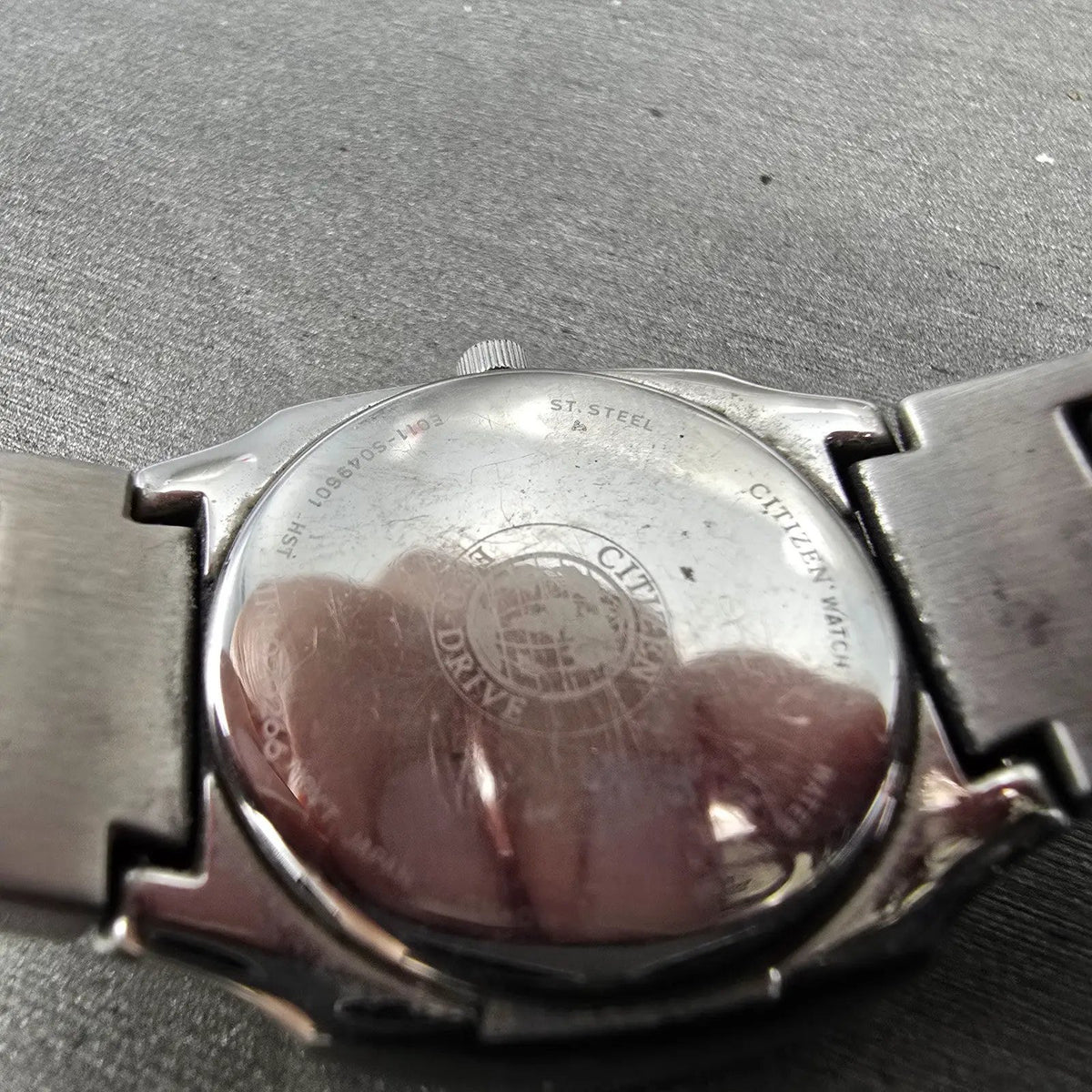 Citizen Eco-Drive Watch Women 25mm Gray Dial Silver Date E011-S049601 Runs JP29