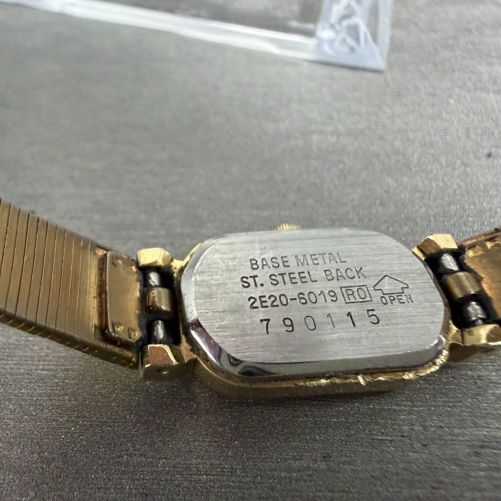 Seiko Tank Watch Women 13mm Champagne Dial Gold Tone 2e20-6019 New Battery UJH9