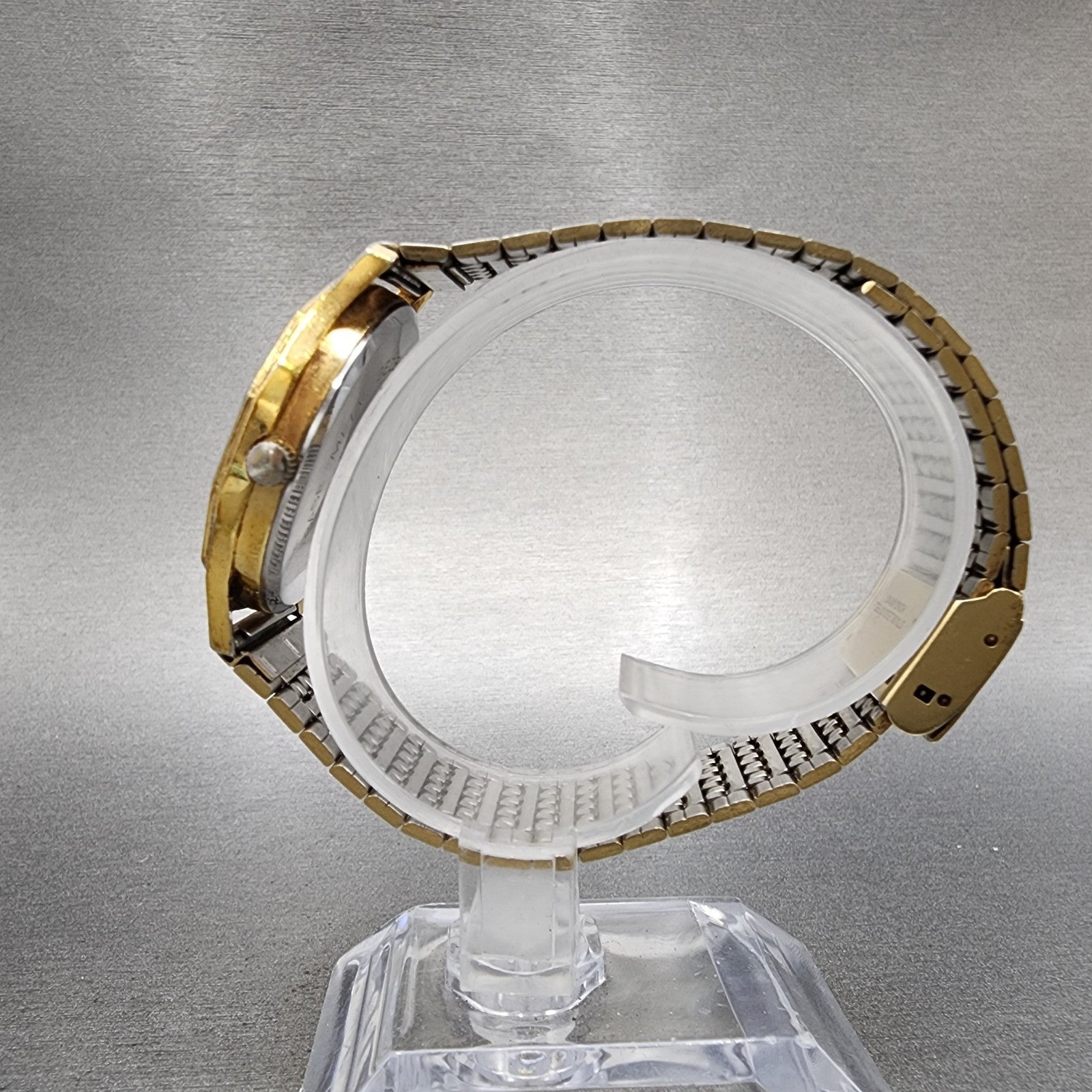 Benrus Watch Men 32mm Black Dial Gold Tone Daydate Round New Battery Vintage6