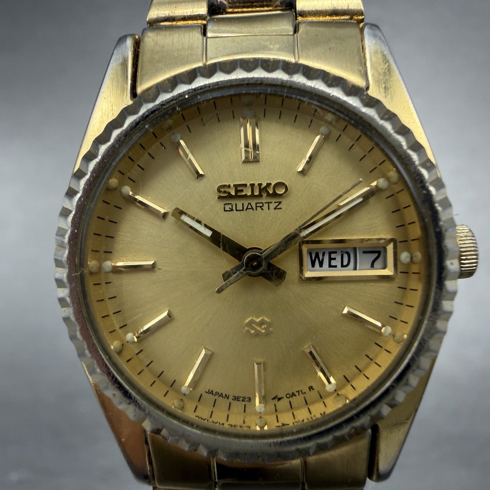 Seiko SQ Watch Women 24mm Champagne Dial Gold Tone Daydate 3E23-0A69 New Batt U91