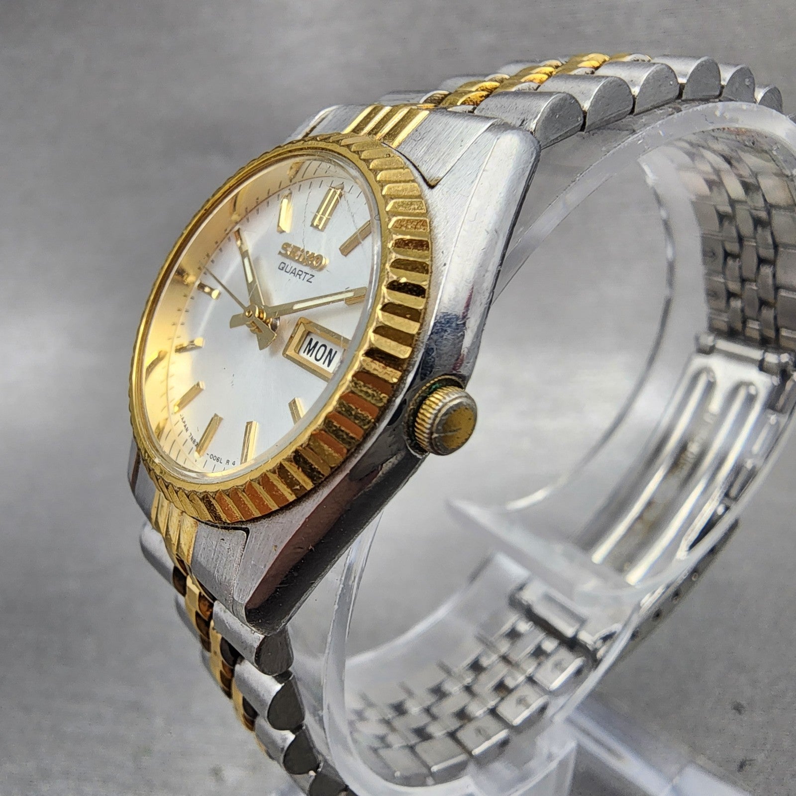 Seiko Watch Women 24mm White Dial Two Tone Daydate Round 7N830049 New Batt AB122