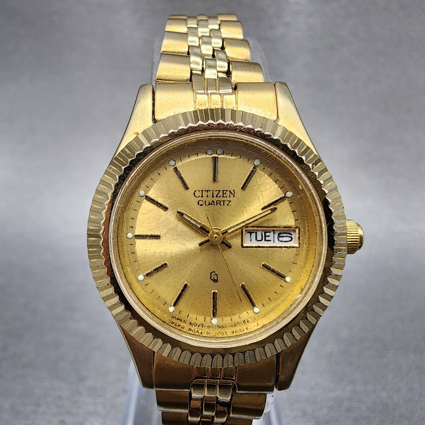 Citizen CQ Watch Women 25mm Champagne Dial Gold Tone Daydate 1002R15101 NewBat0