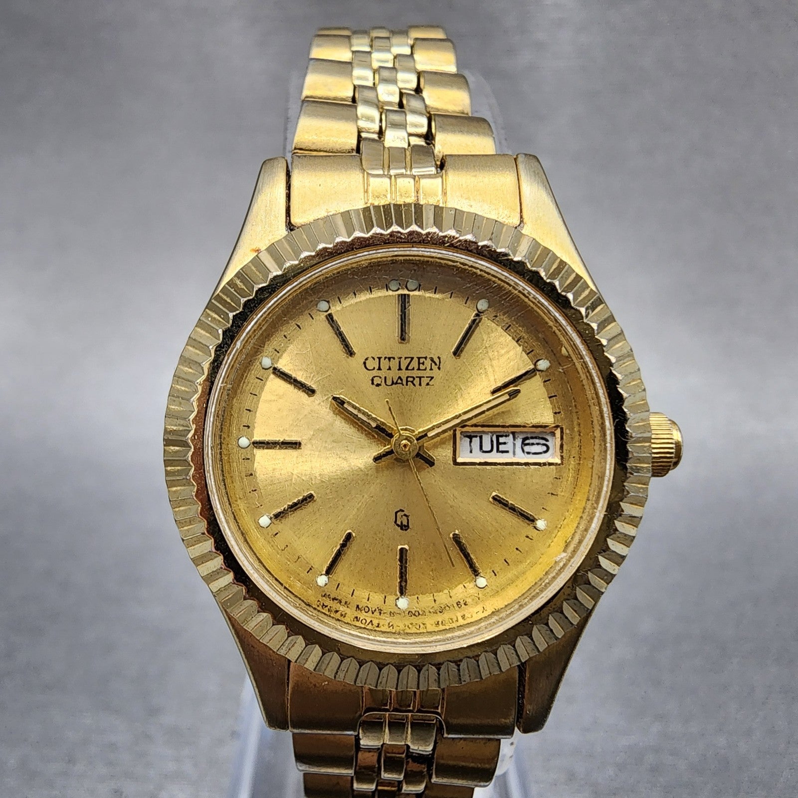 Citizen CQ Watch Women 25mm Champagne Dial Gold Tone Daydate 1002R15101 NewBat0