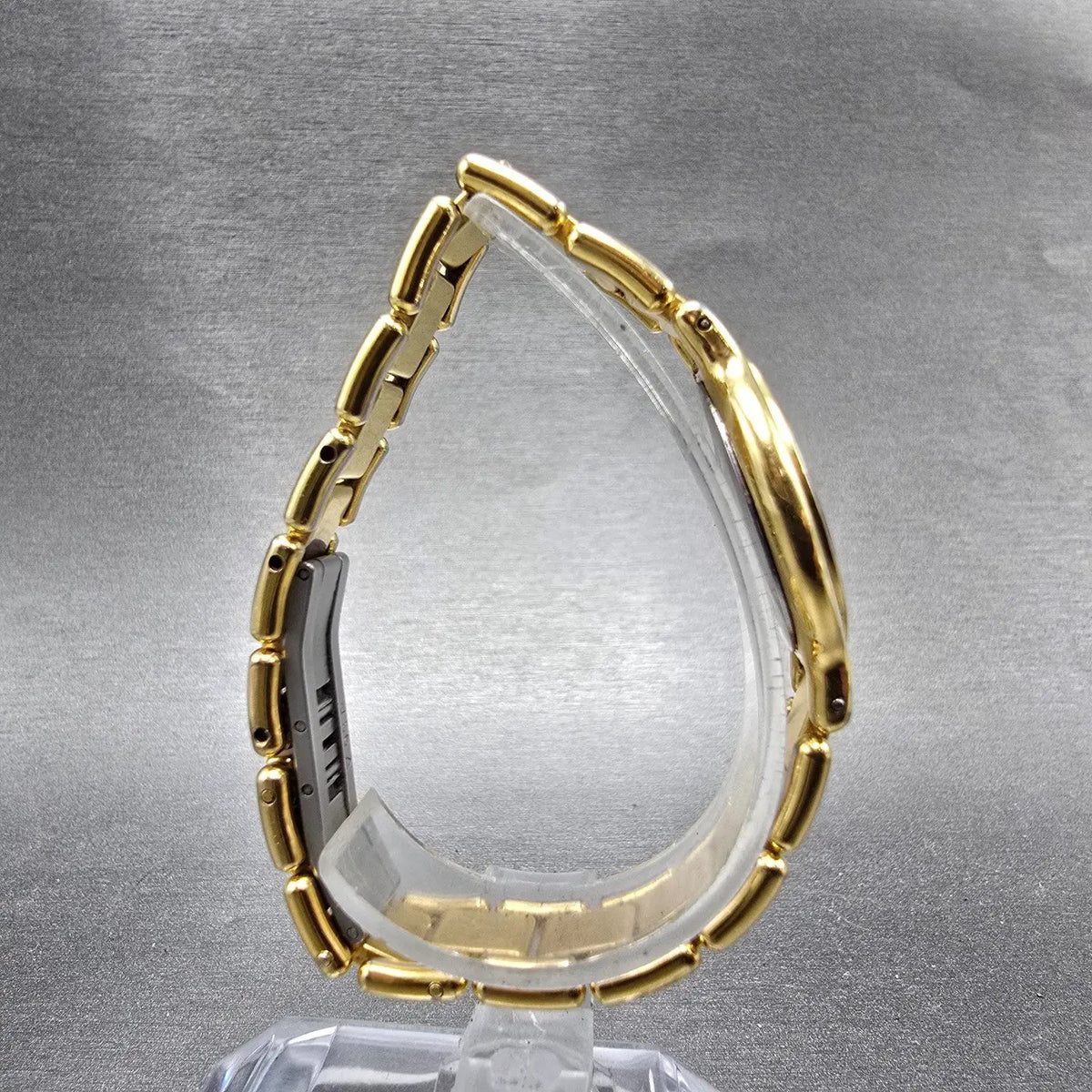 Movado Museum Watch Women 25mm Black Dial Gold Tone Round 88.25.823 New Battery8