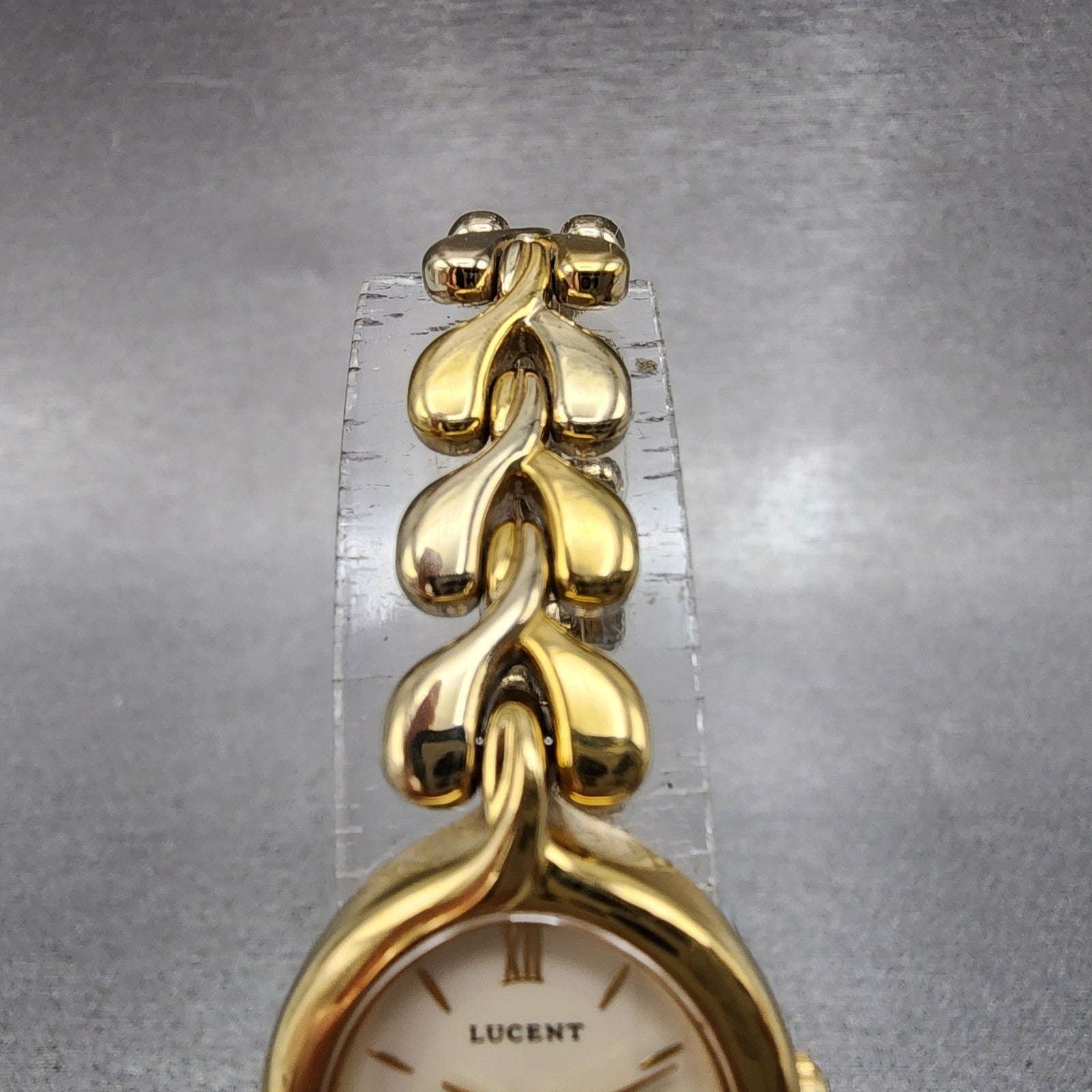 Seiko Lucent Watch Women 19mm Cream Dial Gold Tone 4n215160 New Battery4