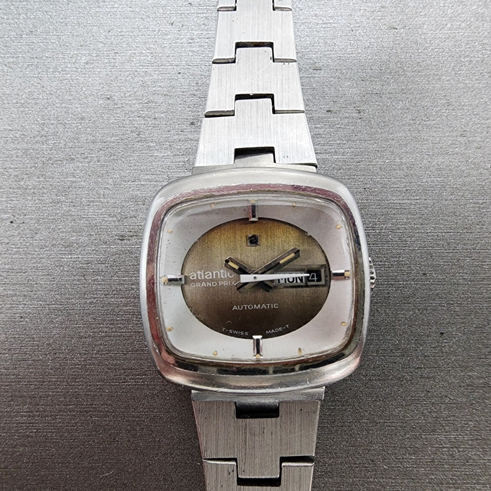 Atlantic Gran Prix Automatic Watch Women 27mm Silver Dial Silver Tone Daydate0