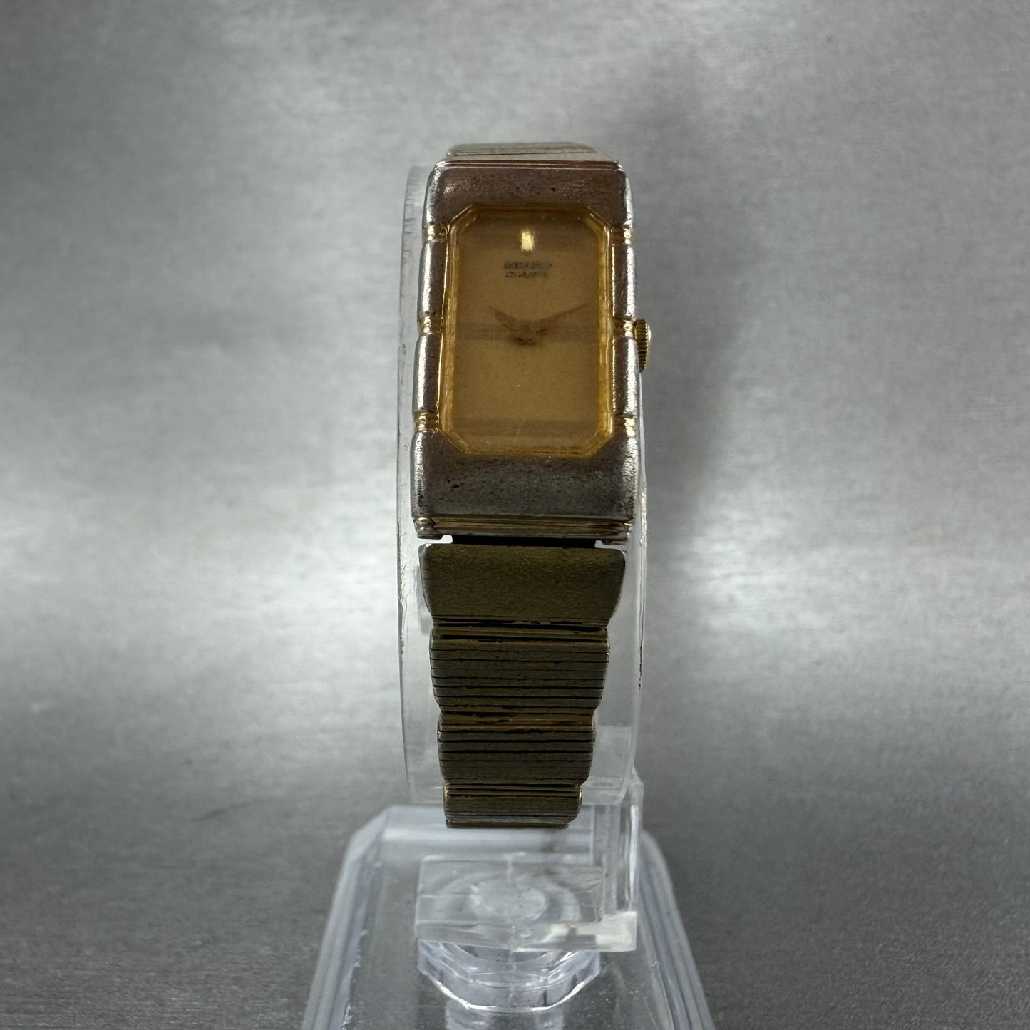 Seiko Tank Watch Women 13mm Champagne Dial Gold Tone 2E205039 New Battery5