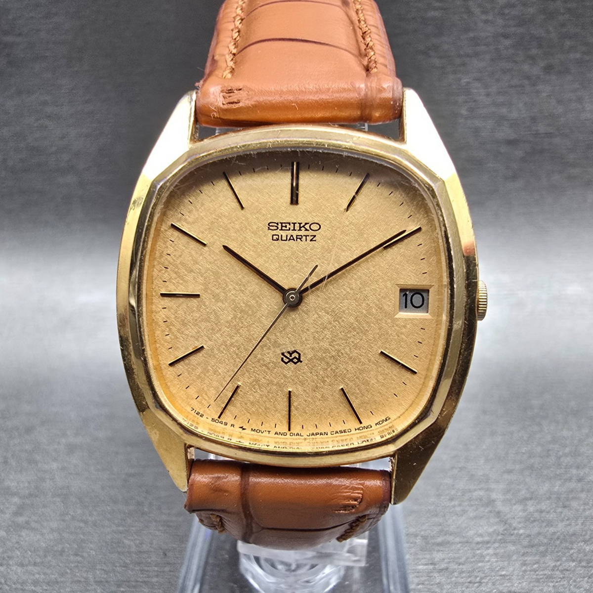 Seiko SQ Watch Men 32mm Gold Dial Gold Tone Date Rectangle 7122-5039 New Battery0