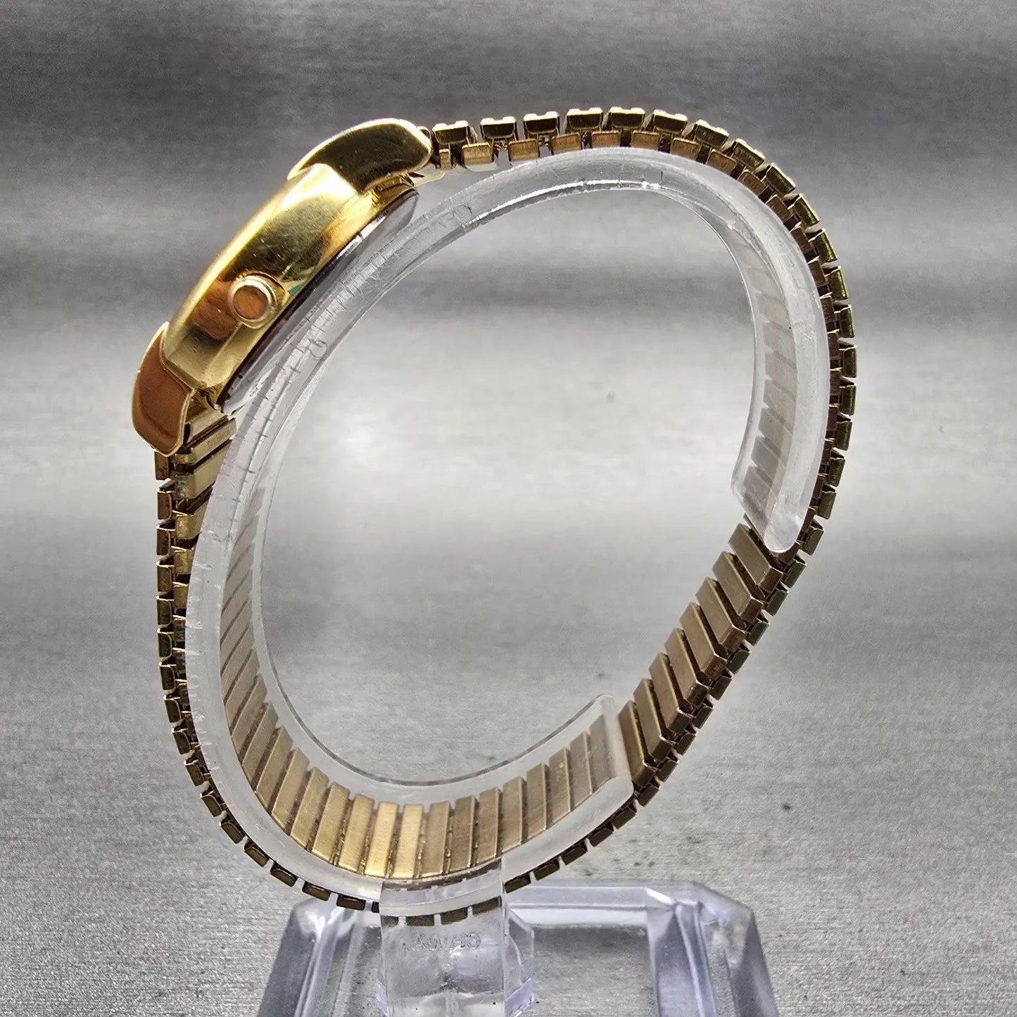 Bulova Watch Women 25mm White Dial Gold Tone Date Round 97M14 New Battery6