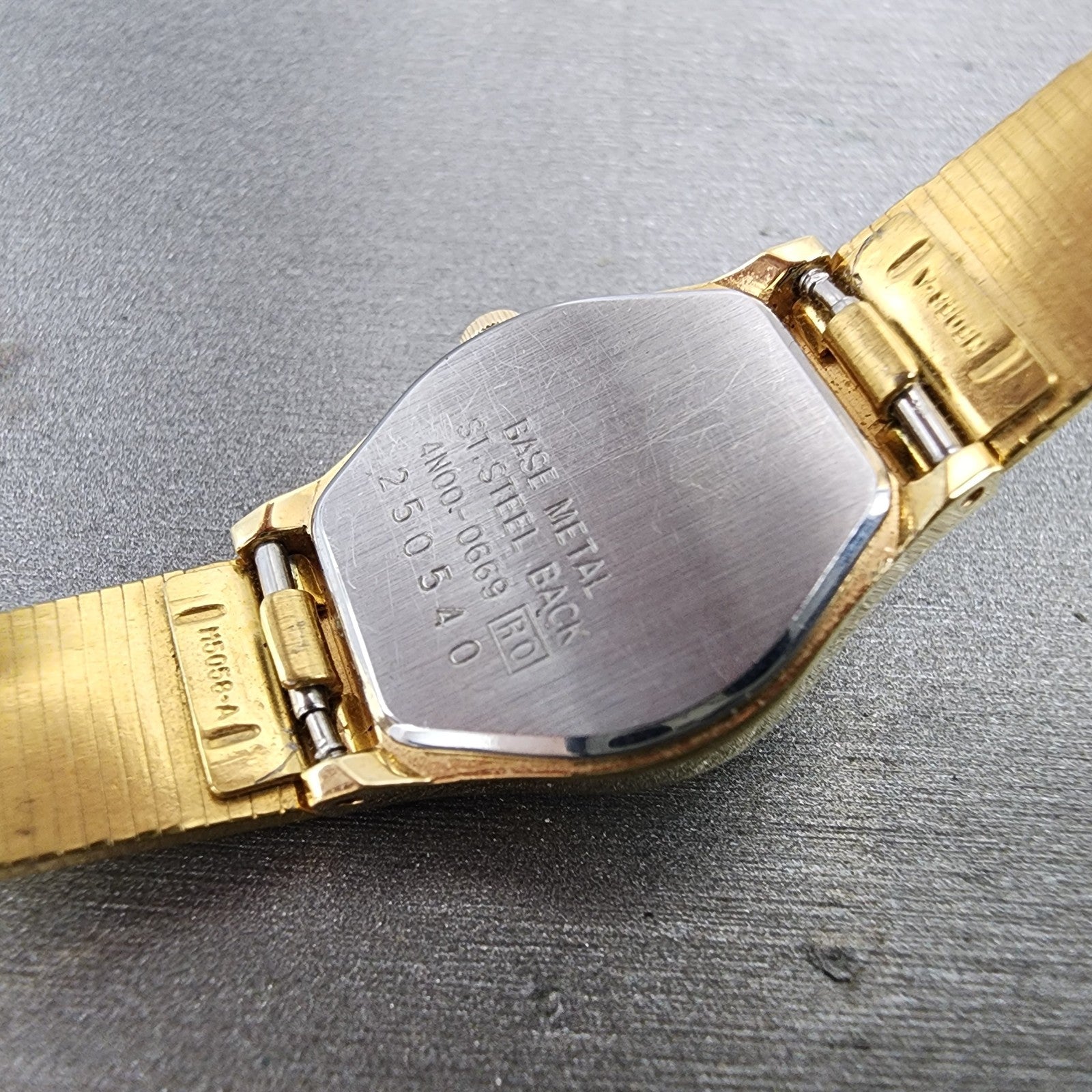Seiko Watch Women 18mm Champagne Dial Gold Tone Round 4n000669 New Battery9