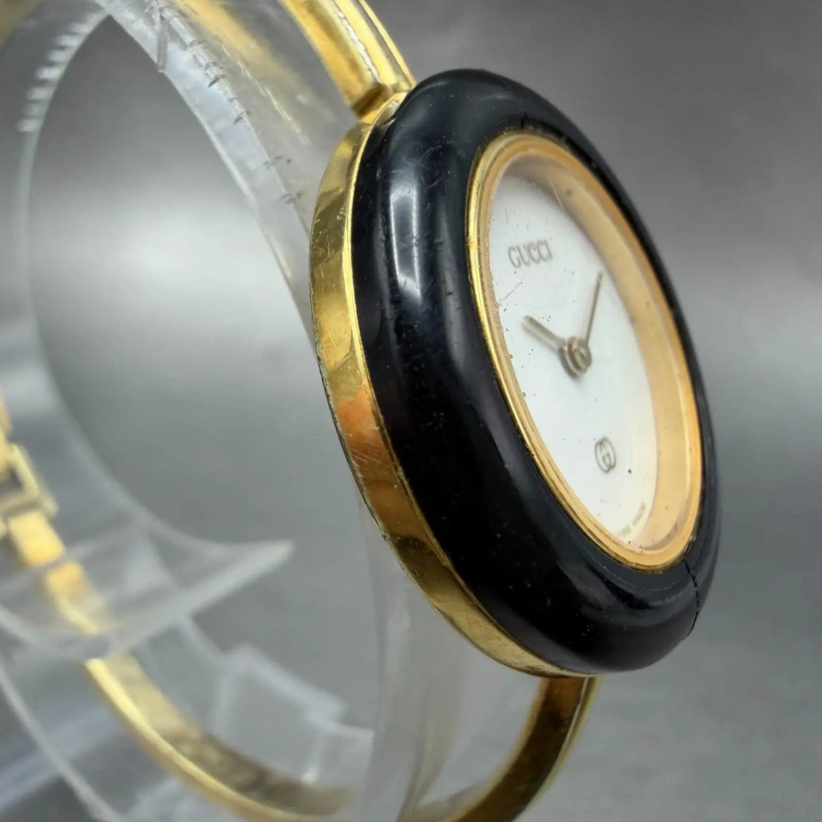 Gucci 1100L Watch Women 26mm White Dial Gold Plated Round Bezel New Battery VTG3