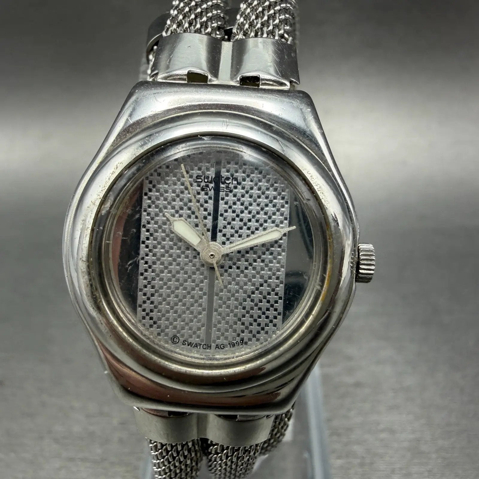 Swatch irony Mignardise Watch Women 25mm Silver Dial Silver Tone Round New Batte0