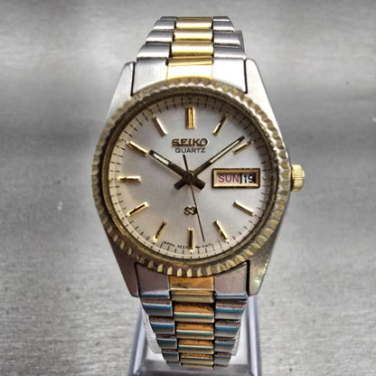 Seiko SQ Watch Women 24mm Silver Dial Two Tone Daydate Round 3E23-0A69 New Batt0