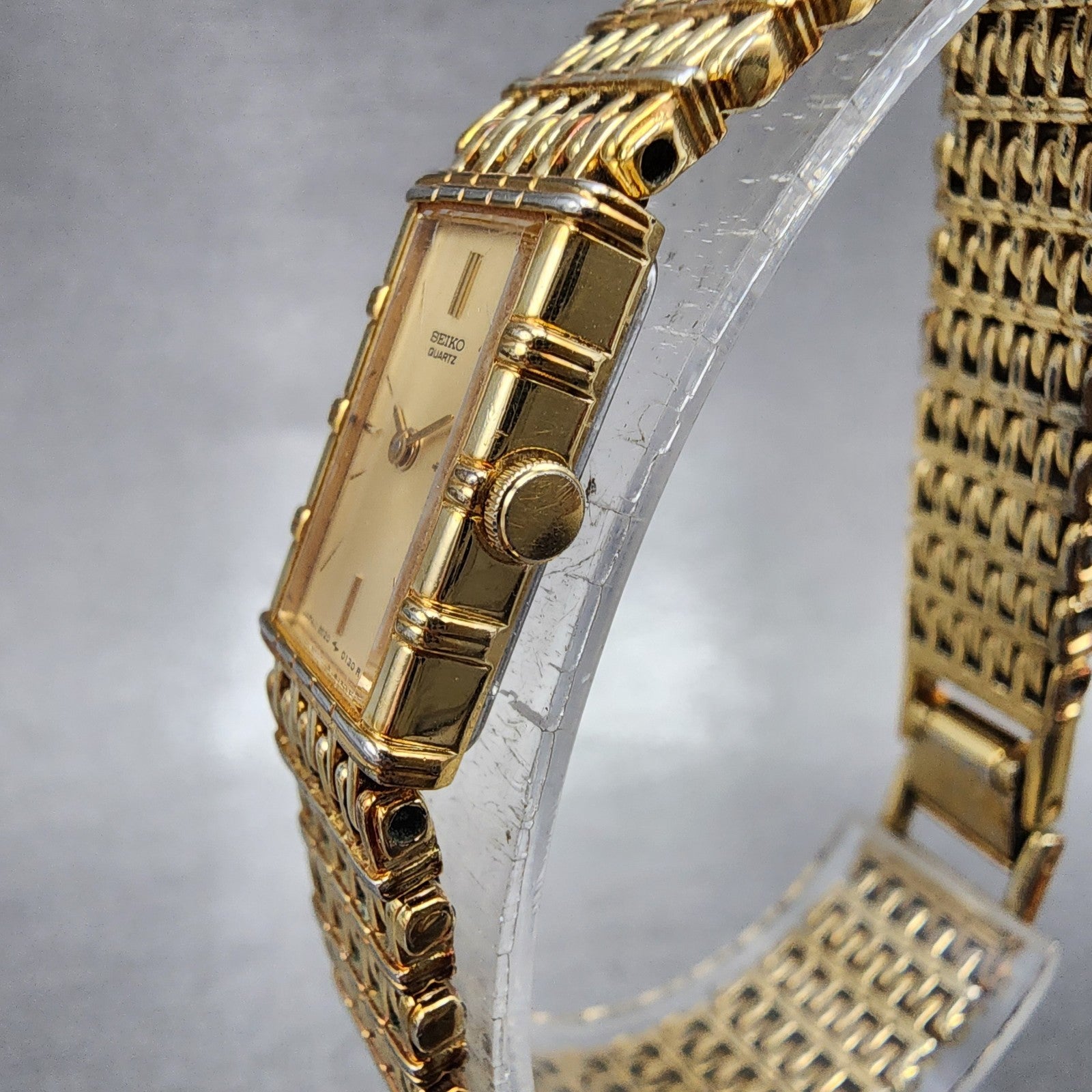 Seiko Tank Watch Women 12mm Champagne Dial Gold Tone 2e205079 New Battery2