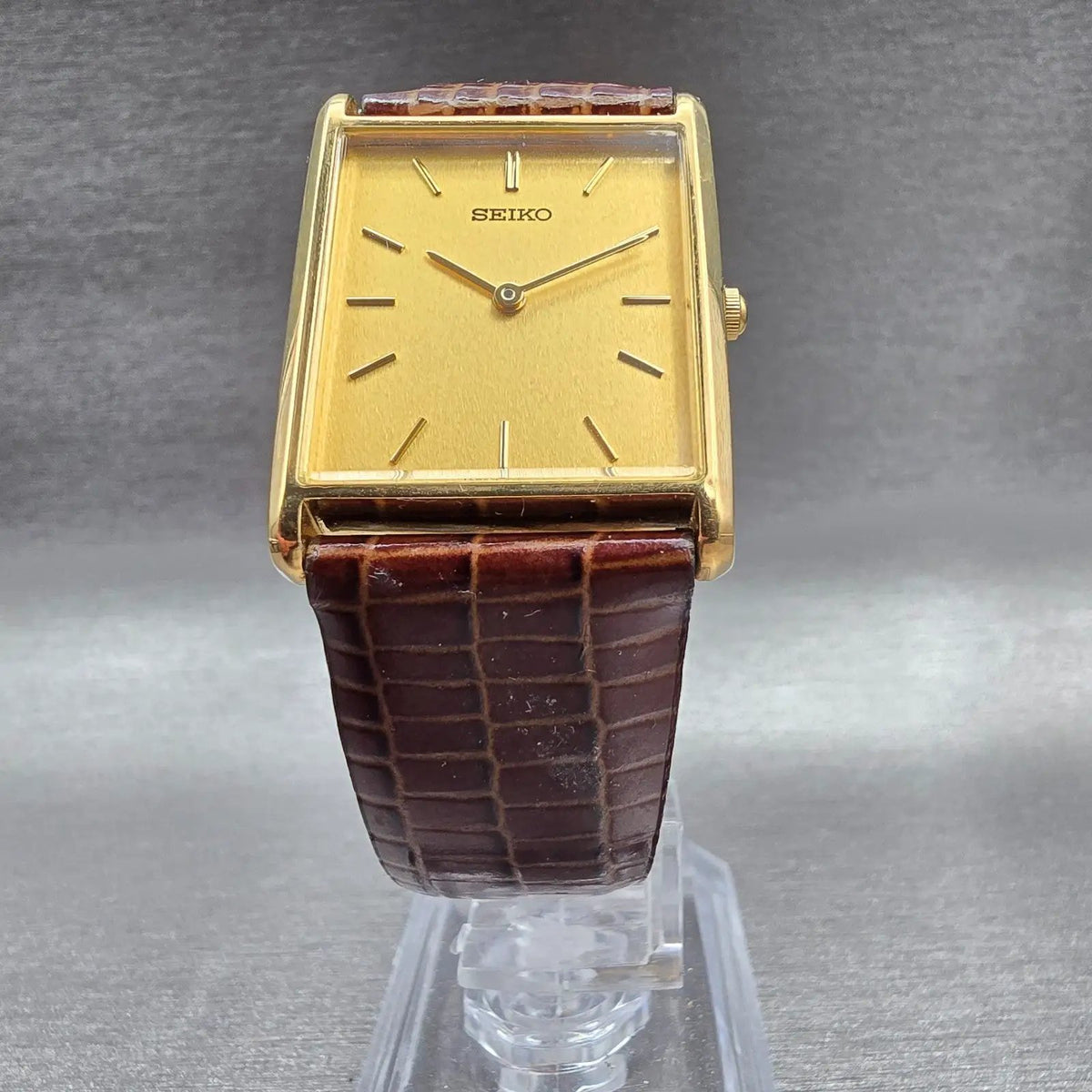 Seiko Tank Watch Men 25mm Gold Dial Gold Tone Rectangle V700-5K30 New Battery JP5