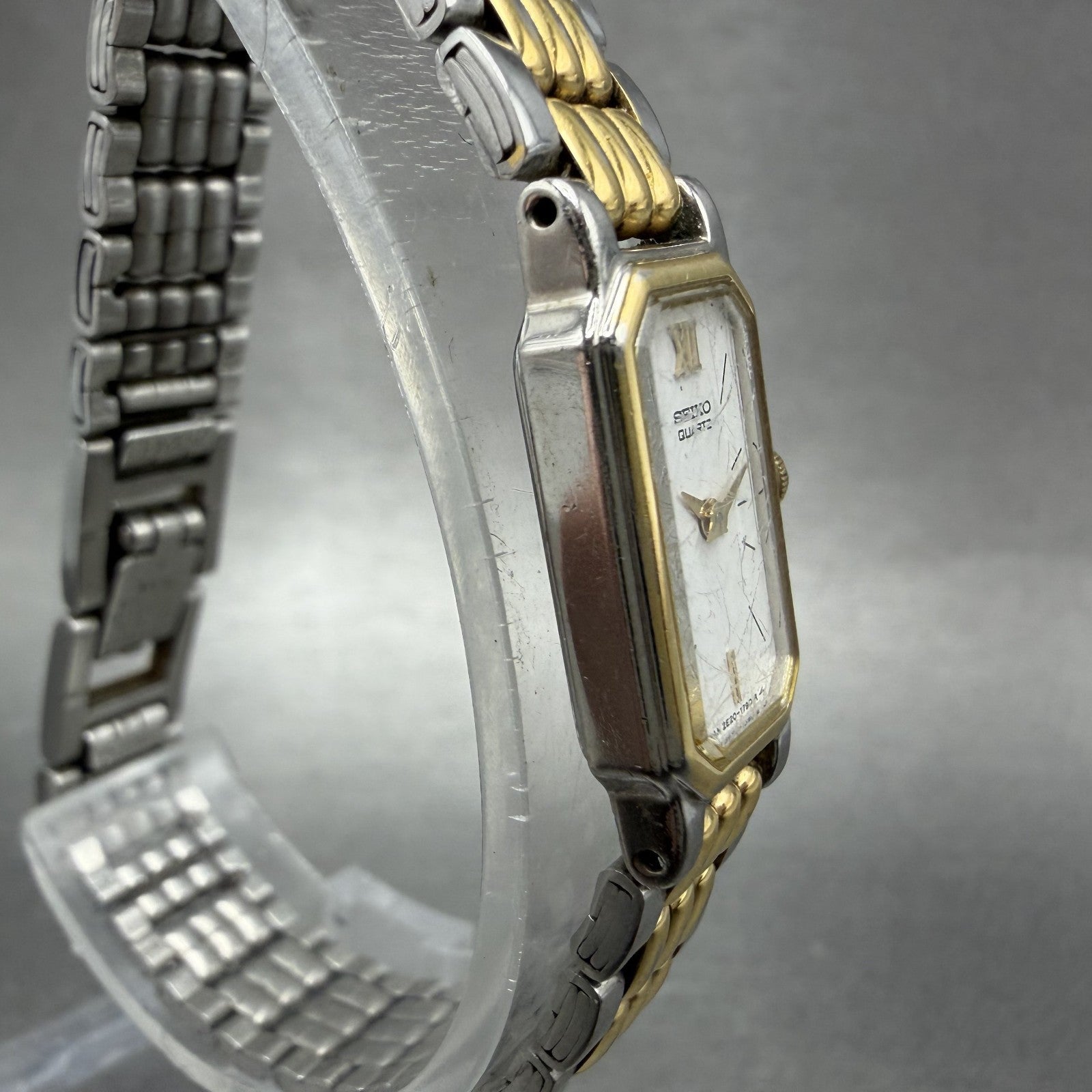 Seiko tank Watch Women 12mm White Dial Two Tone 2e20-6389 Rectangle New Battery3