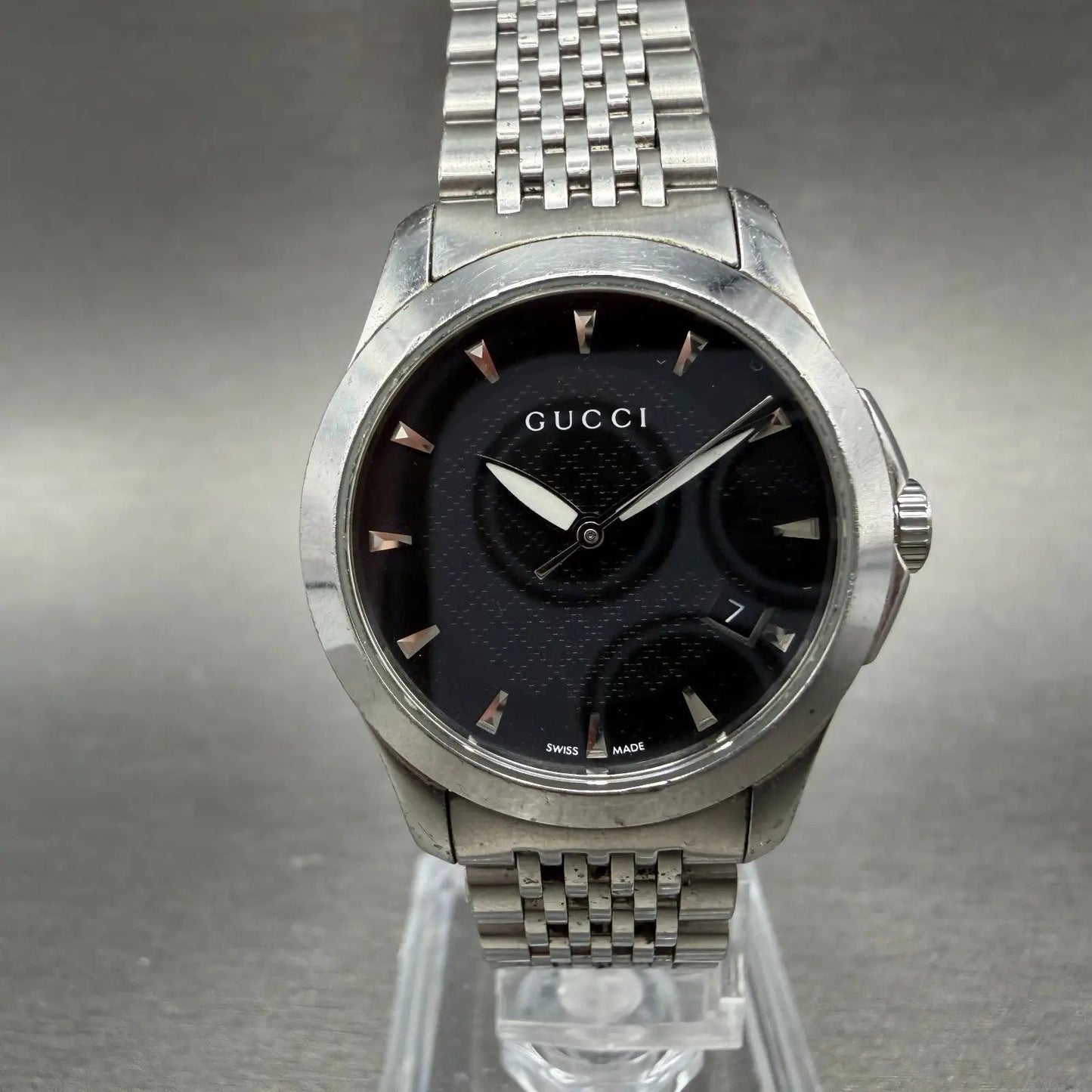 Gucci Watch Women Black Dial Stainless Steel Date Round 126.5 New Battery0