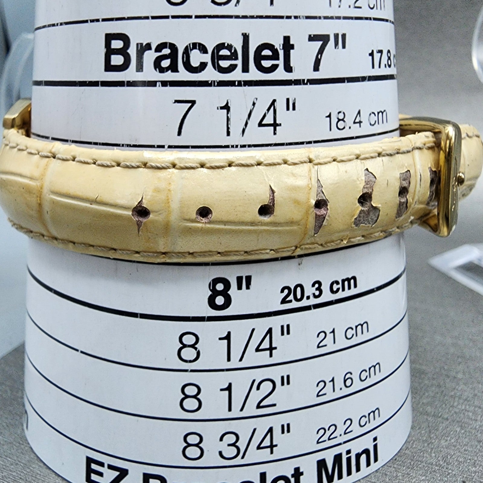 Invicta Lupah Watch Women 26mm MOP Dial Gold Tone Oval 0160 New Battery10