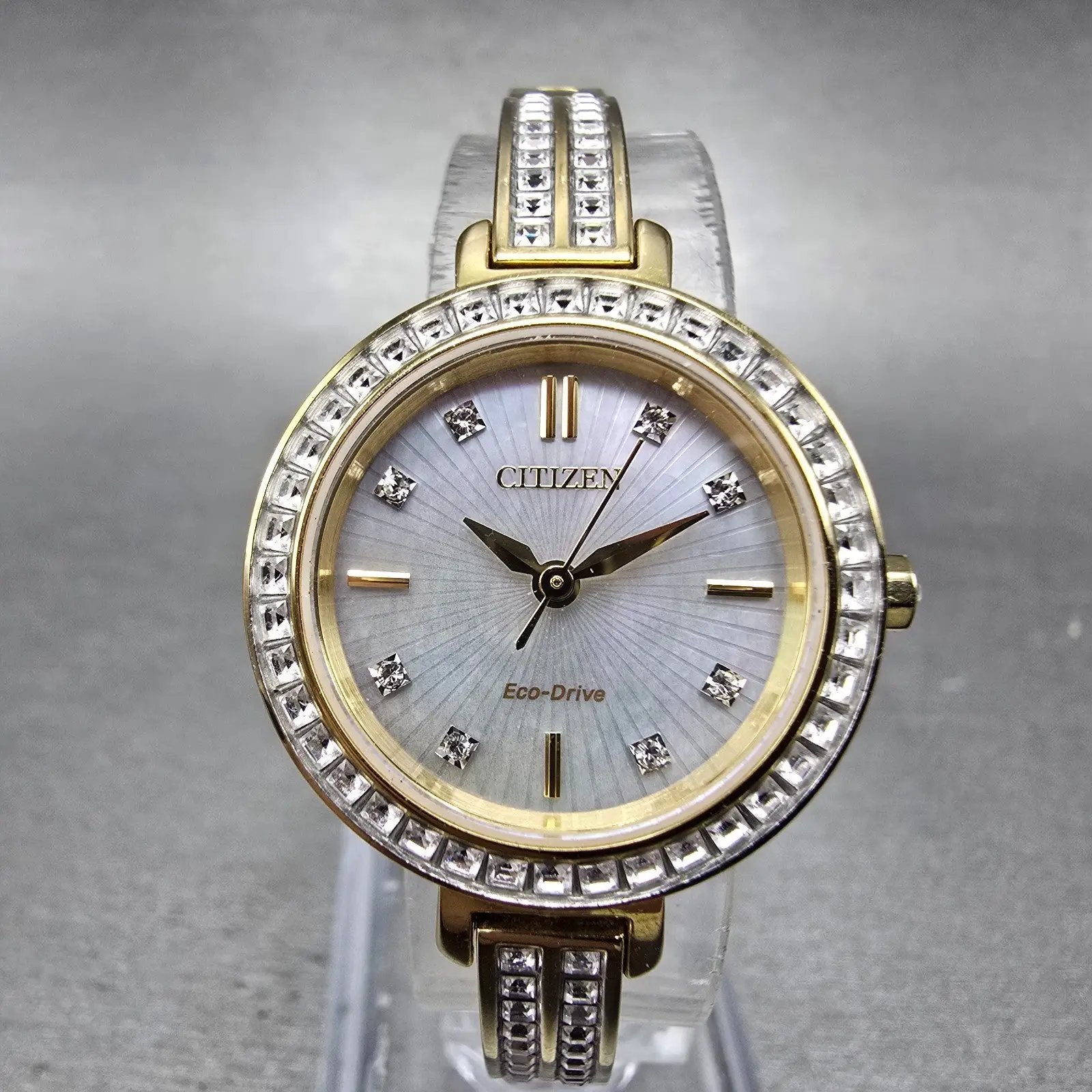 Citizen Eco-Drive Watch Women 25mm MOP Dial Gold Tone Round E031-S122694 Runs HM0