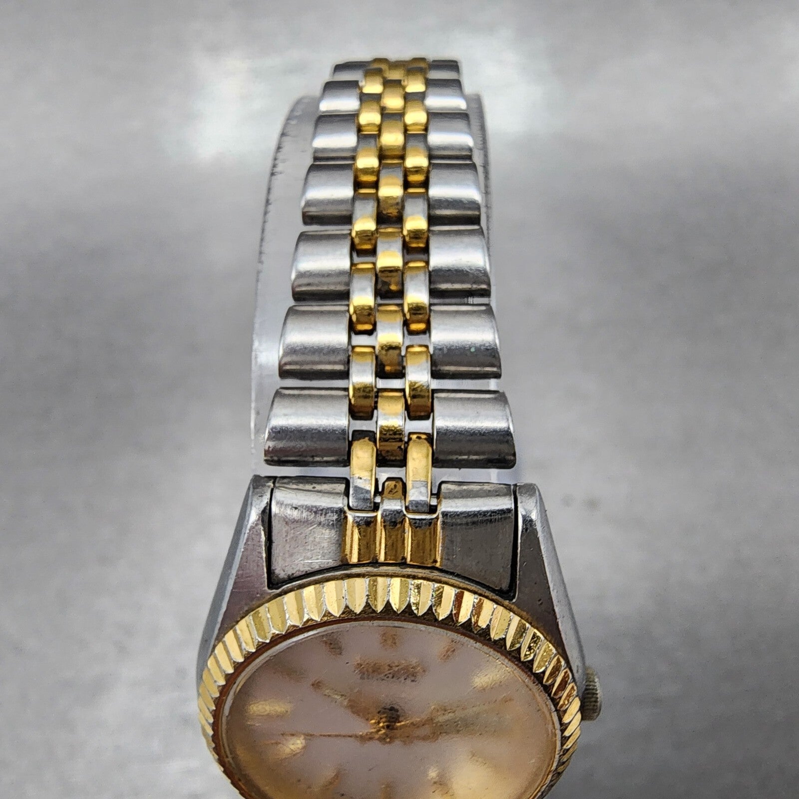 Seiko Watch Women 24mm White Dial Two Tone Daydate Round 7n830049 New Battery J4