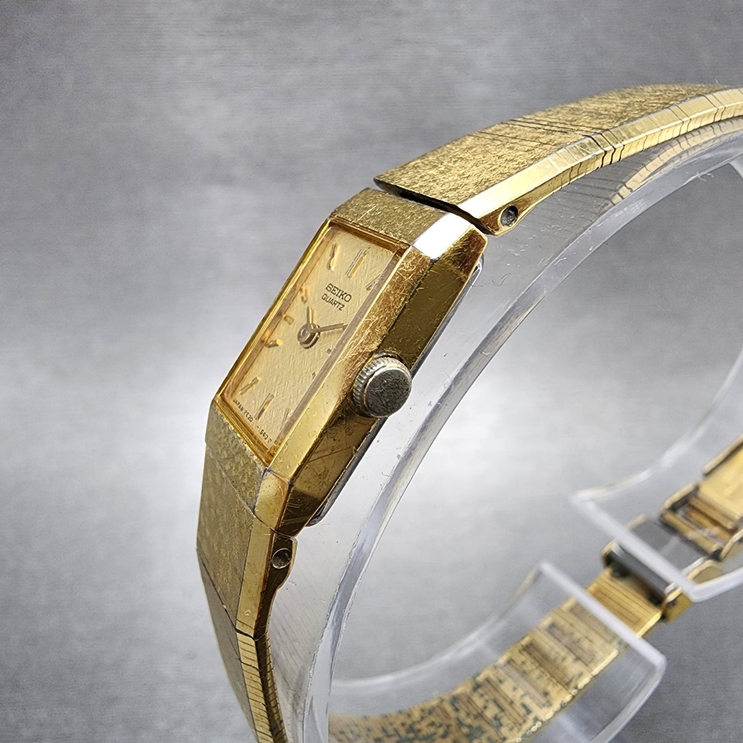 Seiko Tank Watch Women 12mm Champagne Dial Gold Tone 2e206259 New Battery2