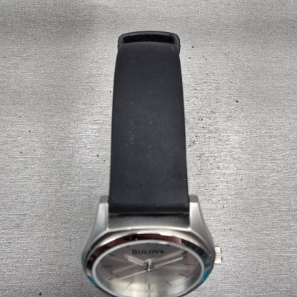 Bulova Watch Women 30mm Silver Dial Silver Tone Round 96L113 New Battery4