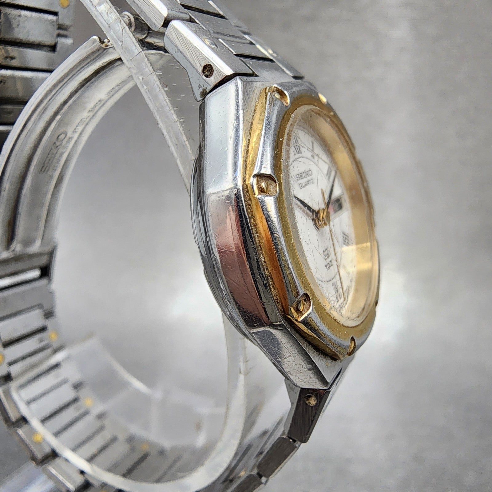 Seiko SQ 100 Watch Women 25mm White Dial Two Tone Daydate 2a230110 New Battery3