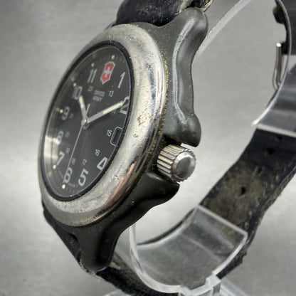 Victorinox Swiss Army Watch Men 37mm Black Dial Black Silver Date New Battery2