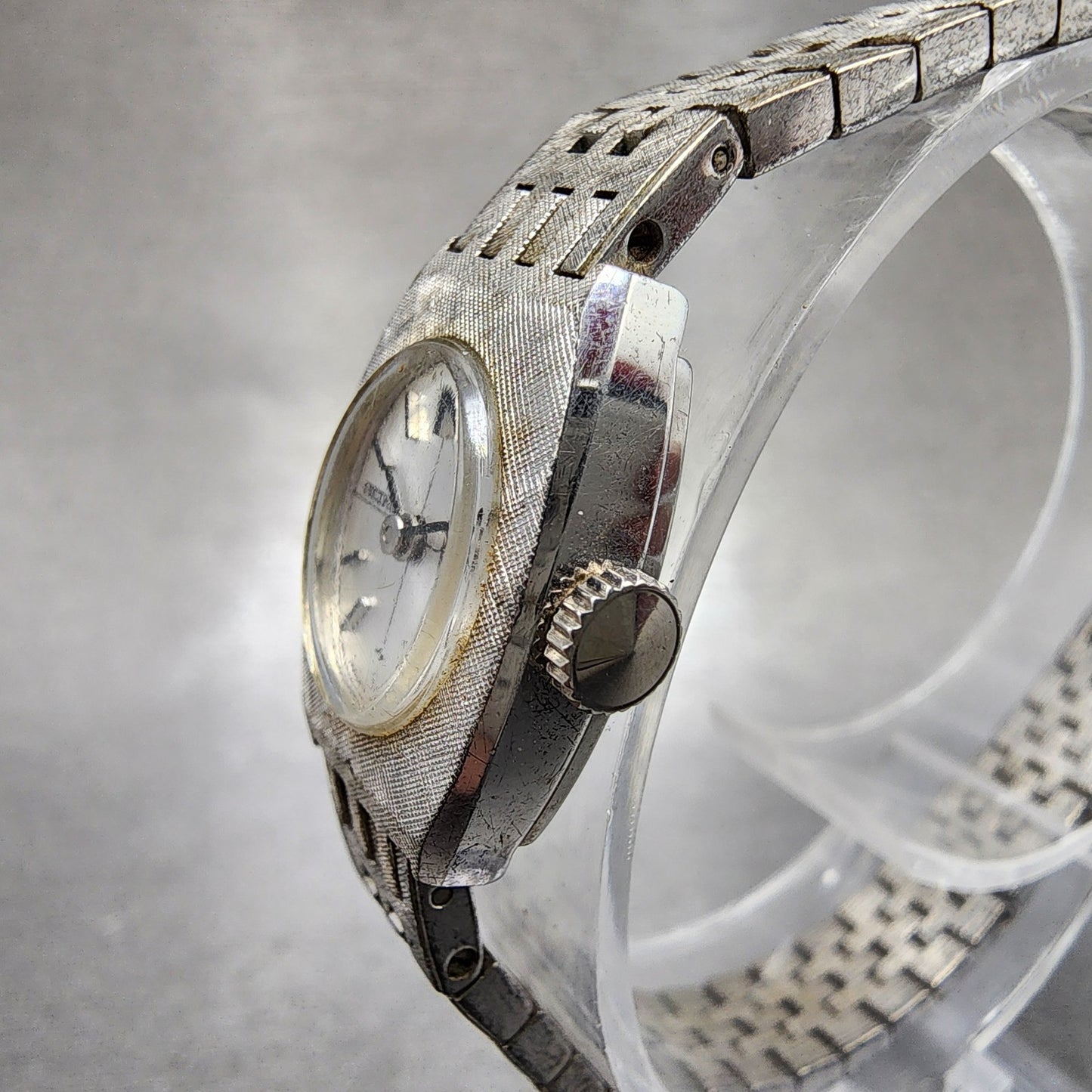 Seiko Watch Women 16mm Silver Dial Silver Tone Oval Manual 117060 Runs2