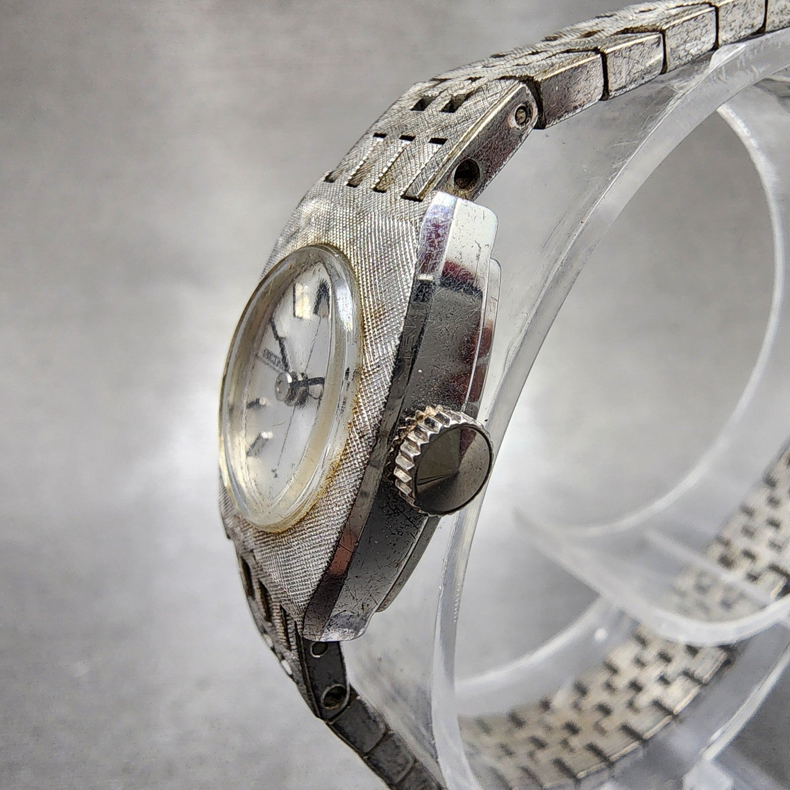 Seiko Watch Women 16mm Silver Dial Silver Tone Oval Manual 117060 Runs2