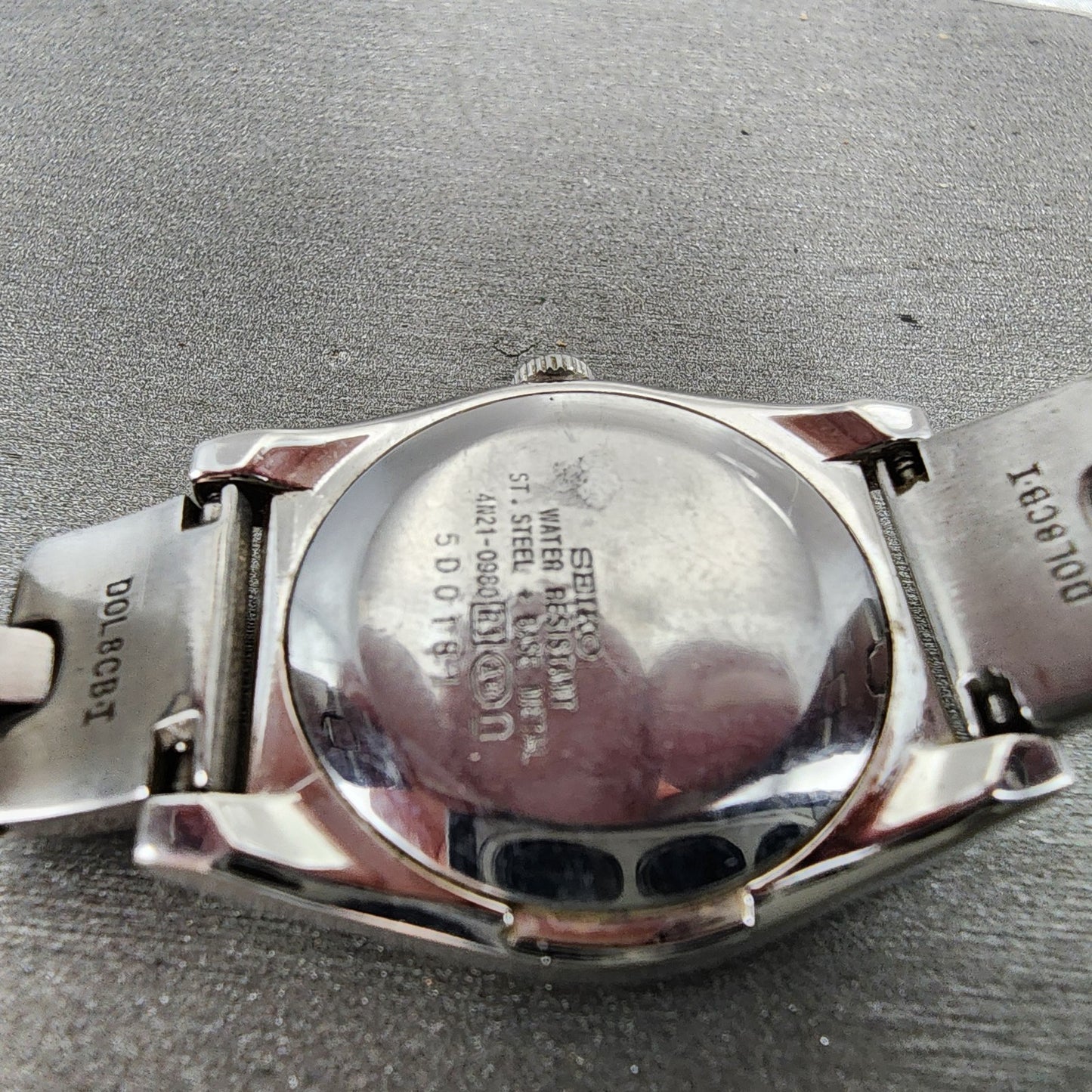 Seiko Lukia Watch Women 26mm White Dial Two Tone Round 4N210980 New Battery9