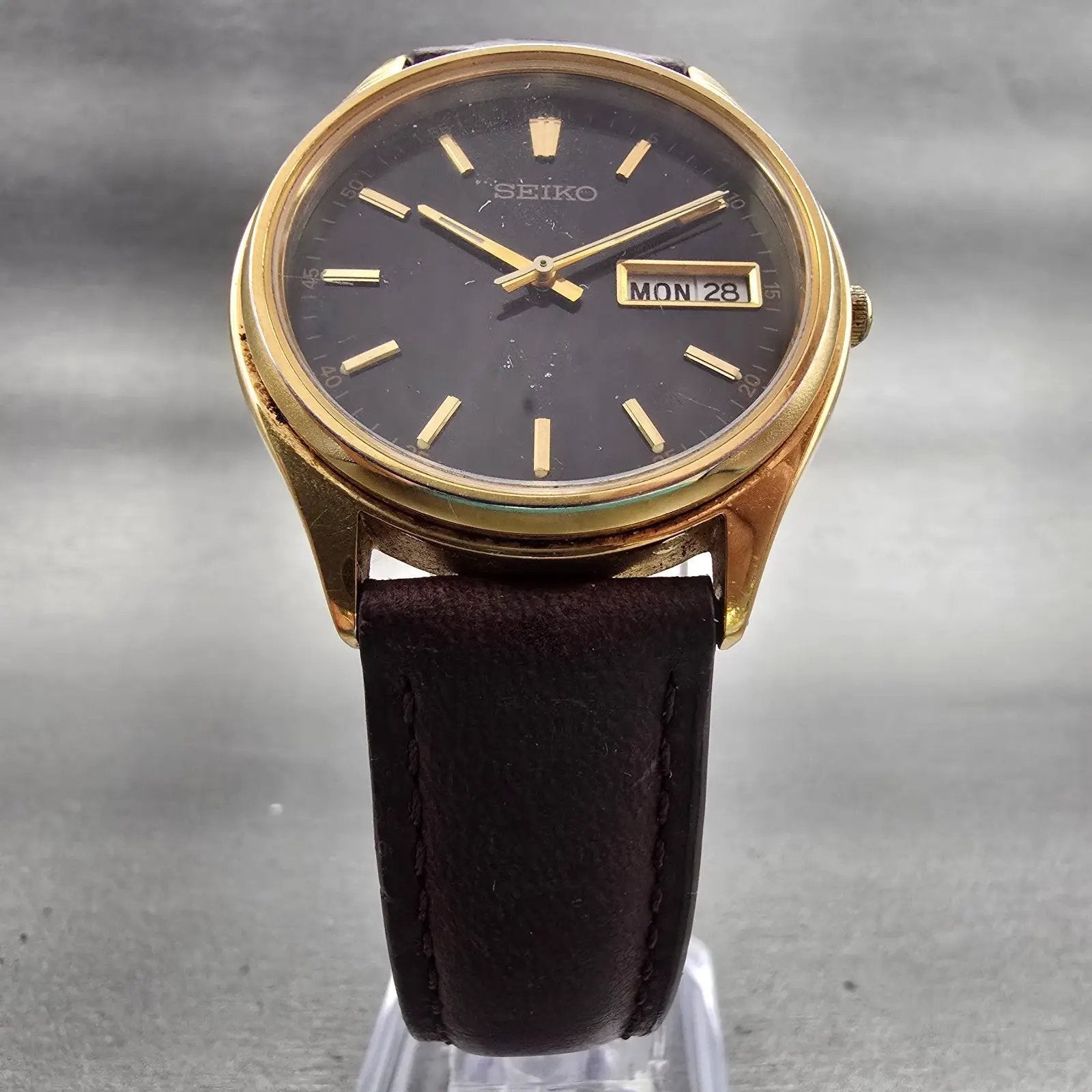 Seiko Watch Men 35mm Black Dial Gold Tone Daydate Round 7N43-8A99 New Battery5