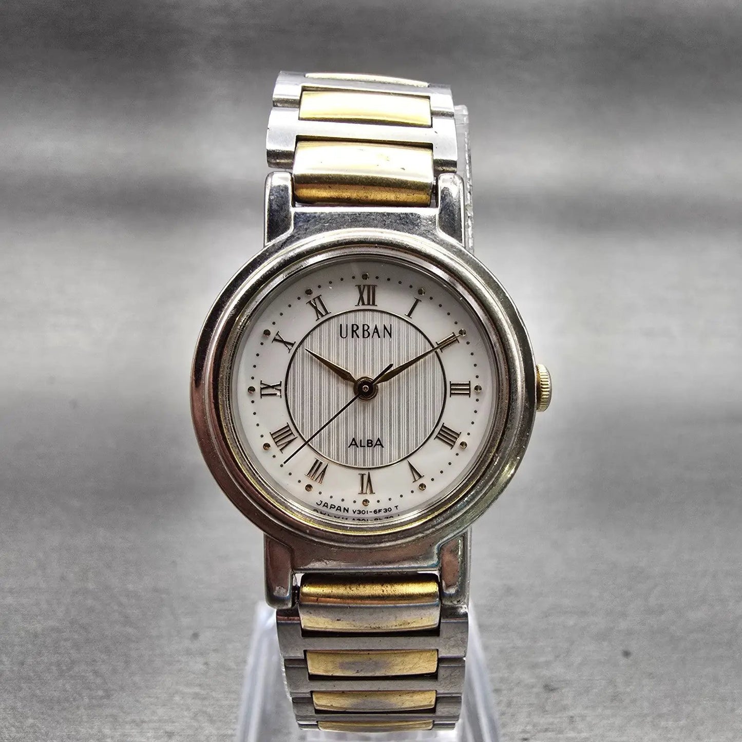 Seiko Alba Urban Watch Women 24mm White Dial Two Tone Round V301-6B60 NewBattery0