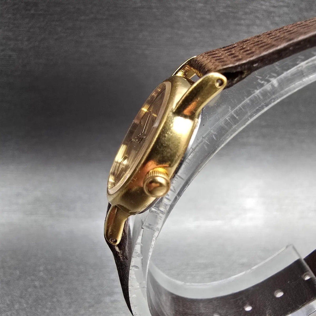 Seiko Watch Women 20mm Gold Dial Gold Tone Round 2Y00-0A19 New Battery VTG JP2