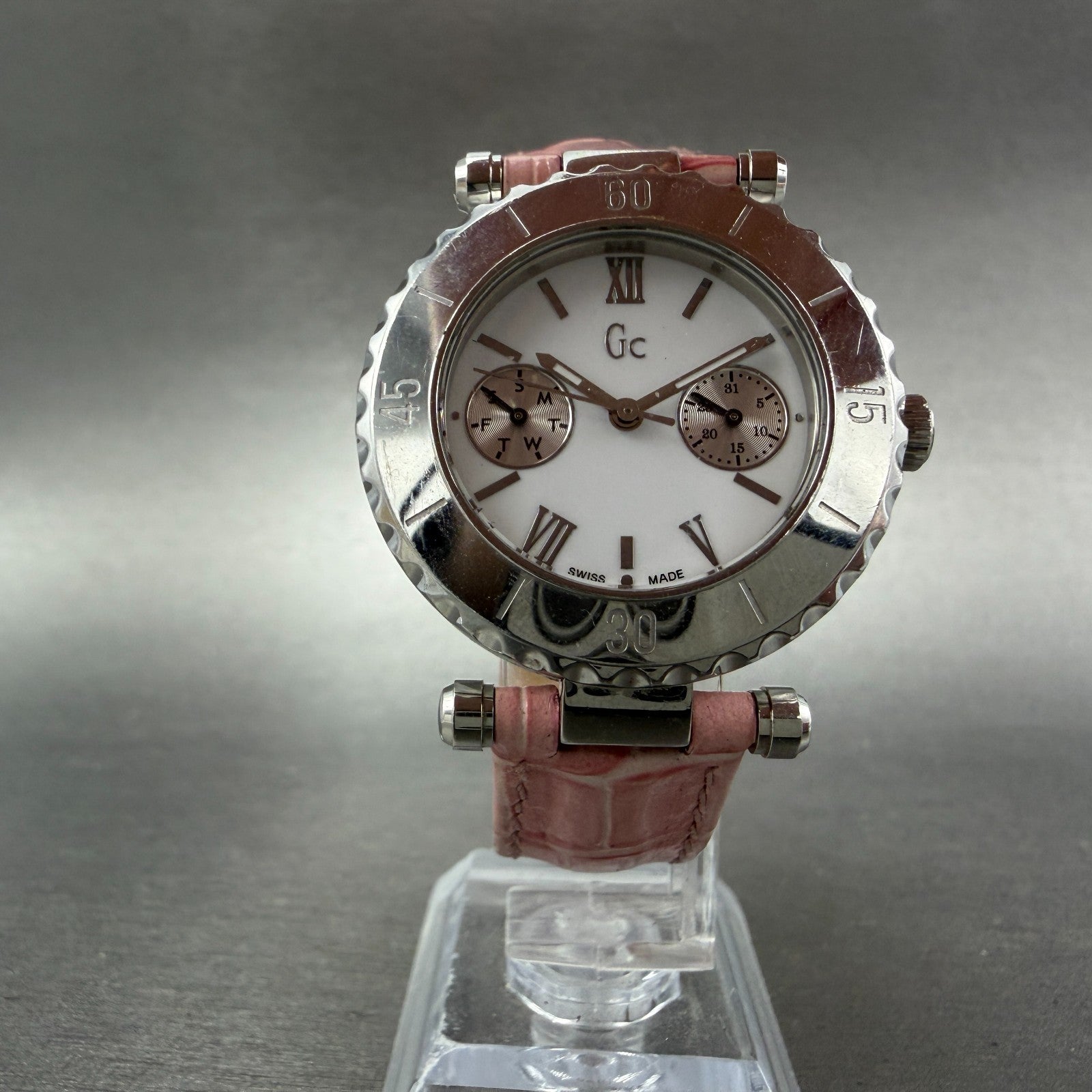 Guess Watch Women 34mm White Dial Silver Tone Daydate Round GC14014L New Battery5