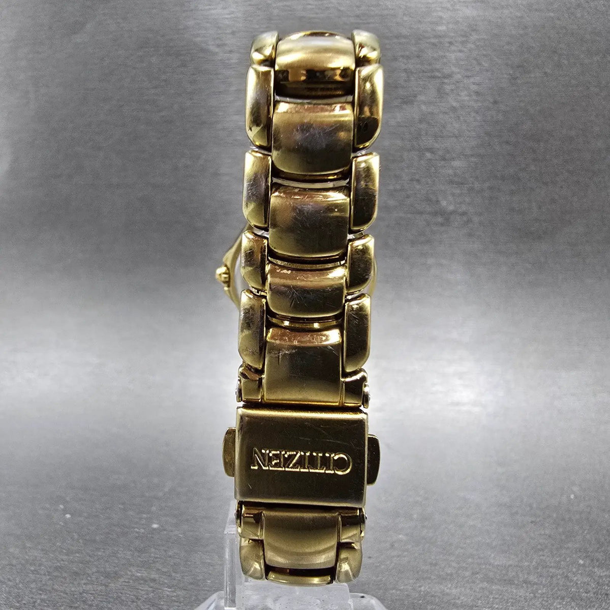 Citizen Eco-Drive Watch Women 25mm MOP Dial Gold Date E011-S039959 Round Works7