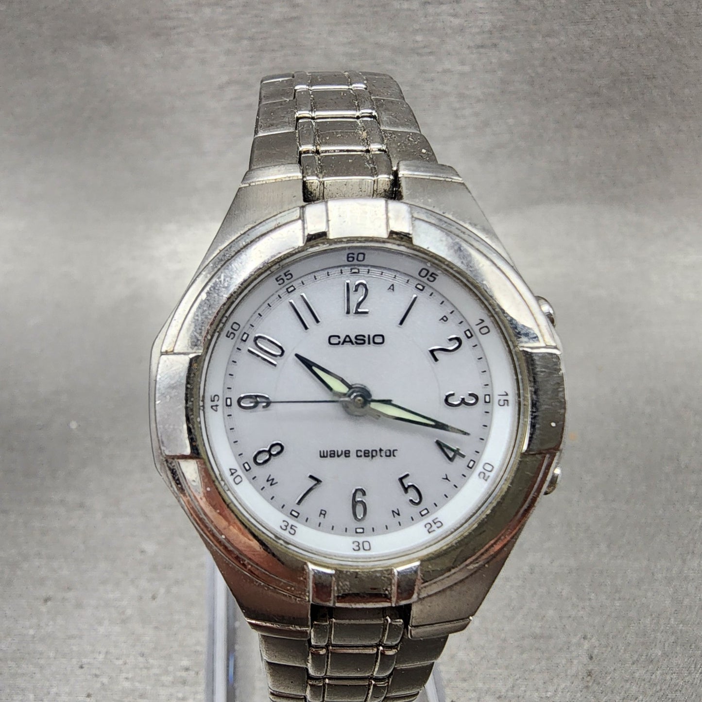 Casio Waveceptor Watch Women 30mm White Dial Silver Tone Date Round Runs LWQ1500