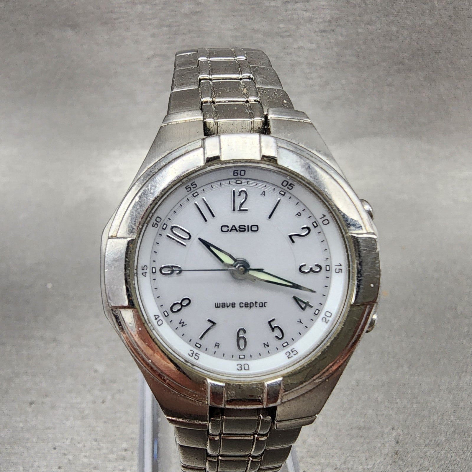Casio Waveceptor Watch Women 30mm White Dial Silver Tone Date Round Runs LWQ1500