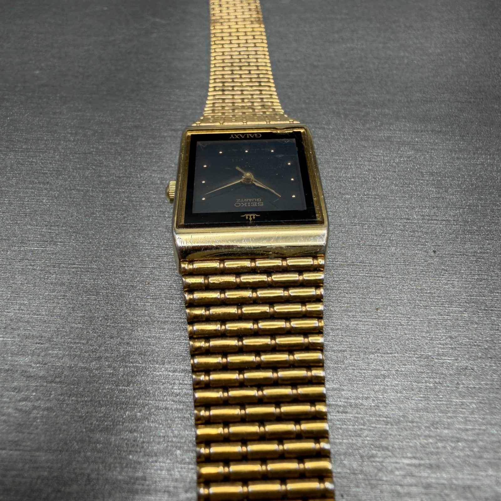 Seiko Galaxy Tank Watch Women 19mm Black Dial Gold Tone PARTS!! 2Y01-5C40 NewBat4