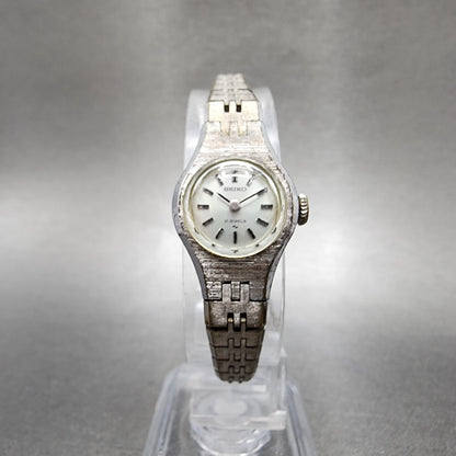 Seiko Watch Women 17mm Silver Dial Silver Tone Manual Round 11-0330 Runs
